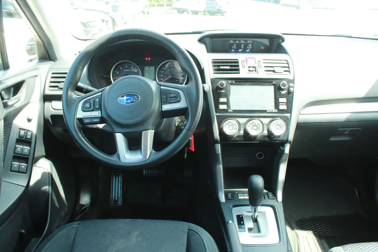 Subaru Forester снимка Subaru Forester