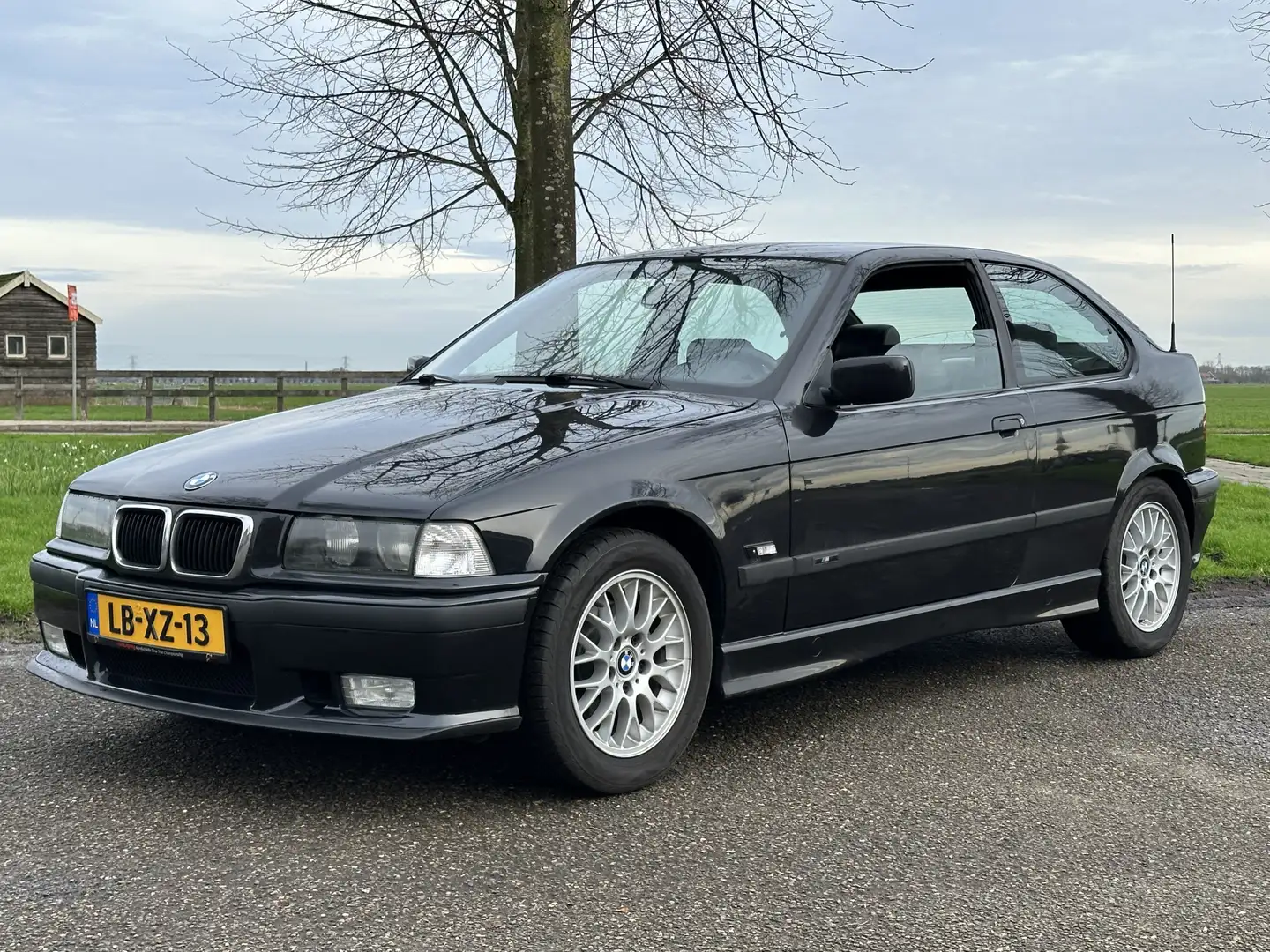 BMW 316 3-serie Compact 316i Executive * M Edition * 1e ei Schwarz - 1