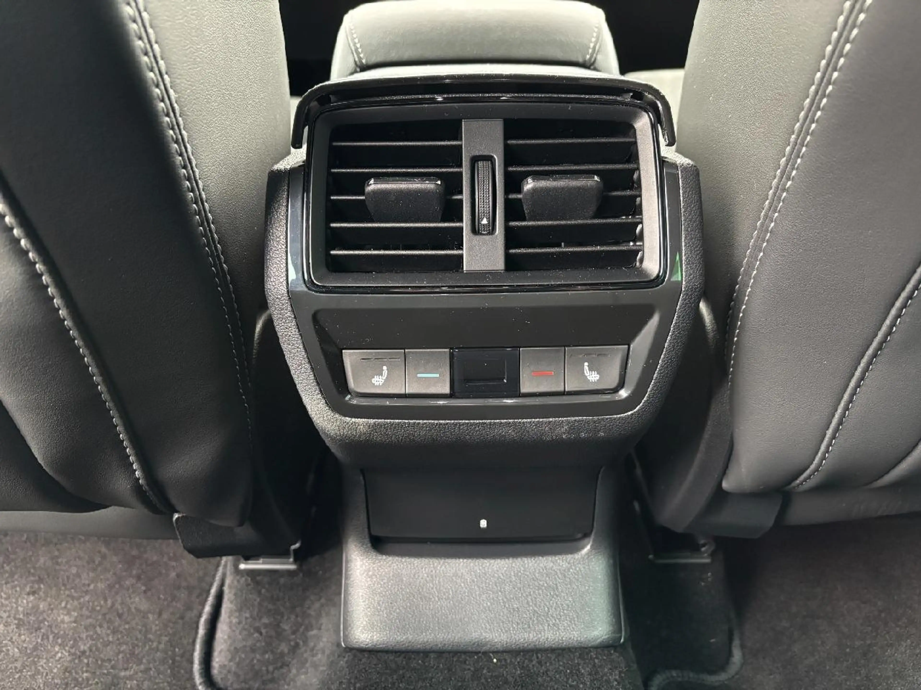 Skoda Kodiaq Kodiaq 147 kW DSG Sportline 4x4*AHK*Traveller* — photo 10