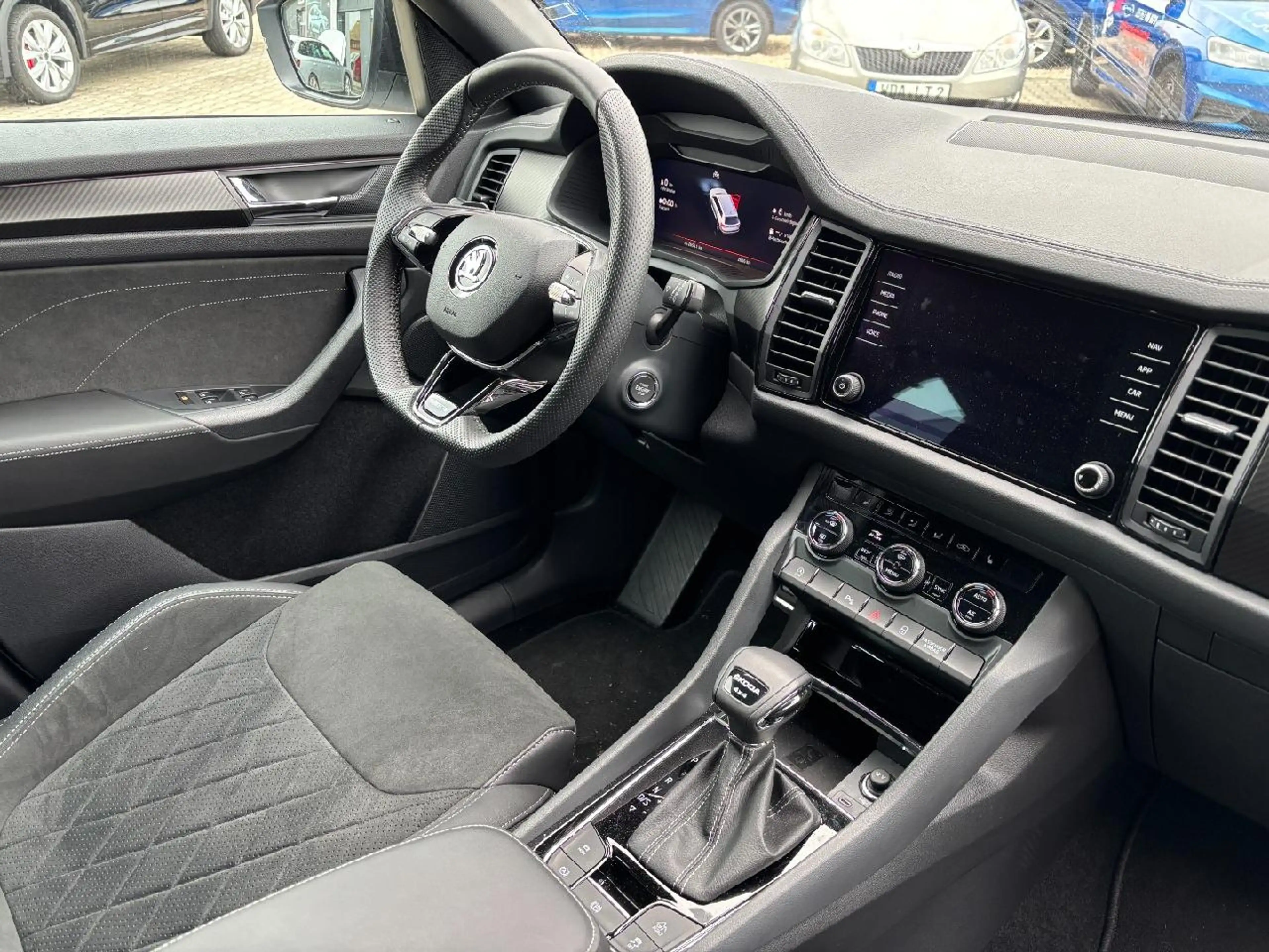 Skoda Kodiaq Kodiaq 147 kW DSG Sportline 4x4*AHK*Traveller* — photo 4