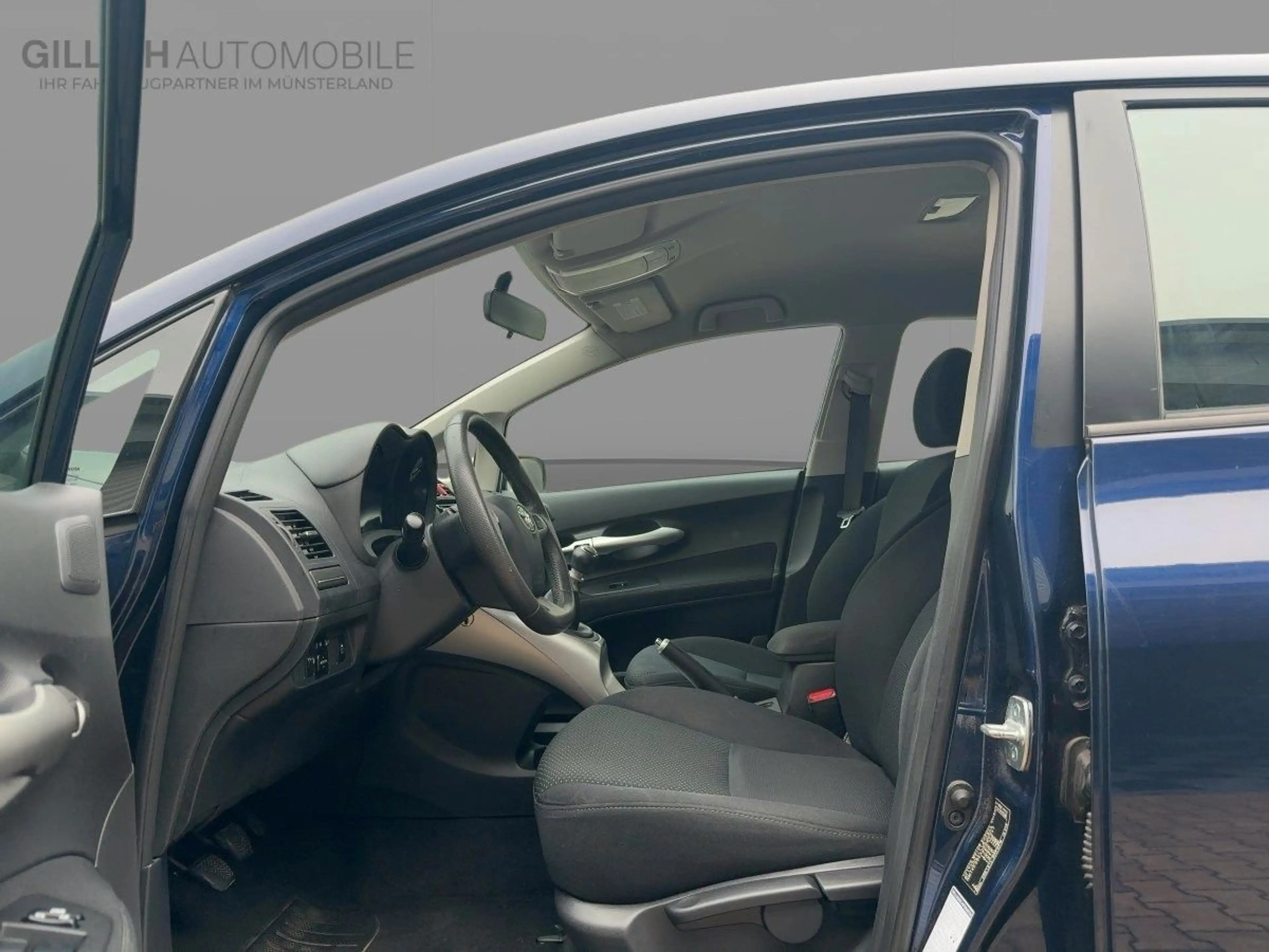 Toyota Auris 1.6 Edition 1. Hand wenig KM Garantie — photo 7