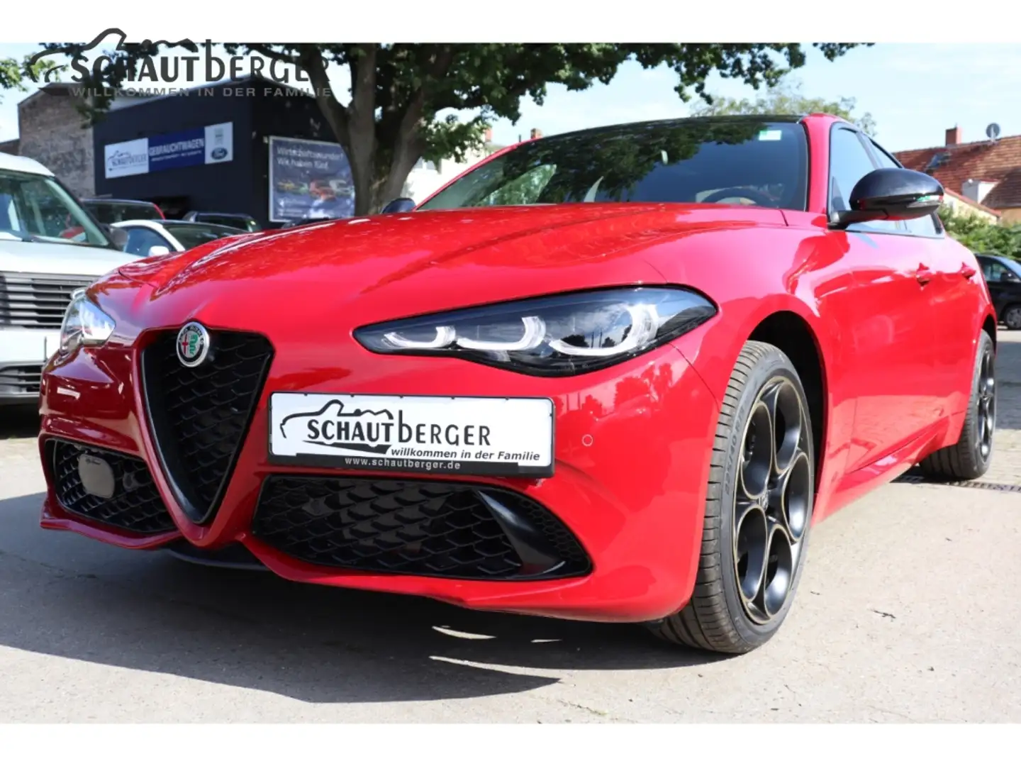 Alfa Romeo Giulia Intensa Q4 2.0 Turbo 16V EU6e AD Panorama Navi Led Rot - 1