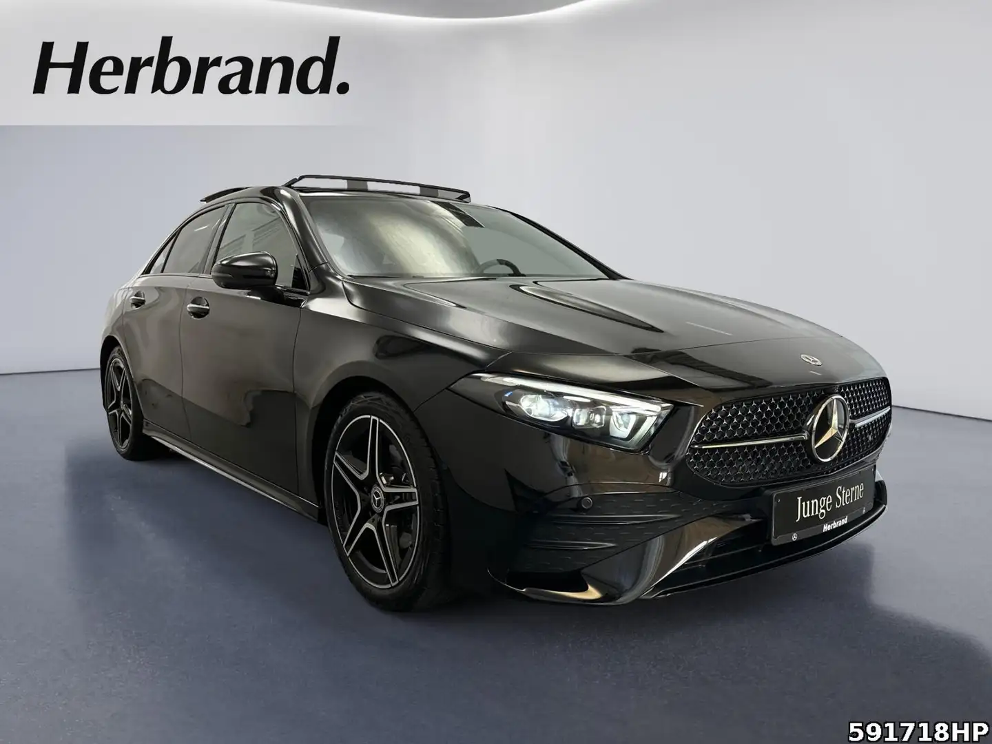 Mercedes-Benz A 180 Limousine AMG Night Pano MULTIBEAM 360° Schwarz - 2
