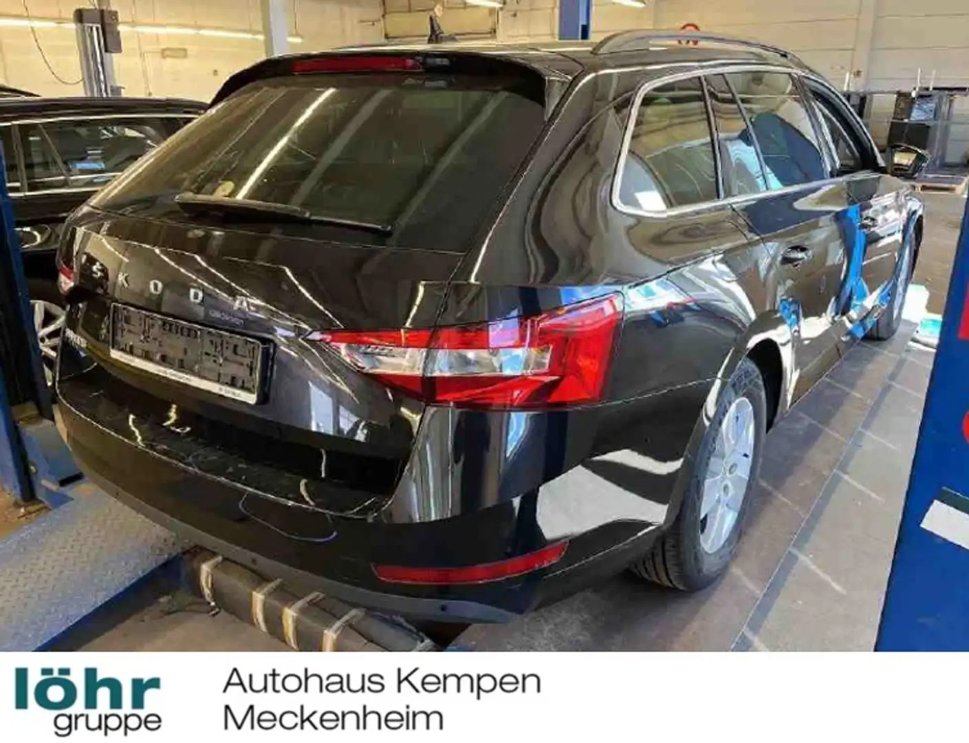 Skoda Superb Combi 2.0 TDI DSG Ambition AHK Navi+VC ACC PDC ... Schwarz - 2