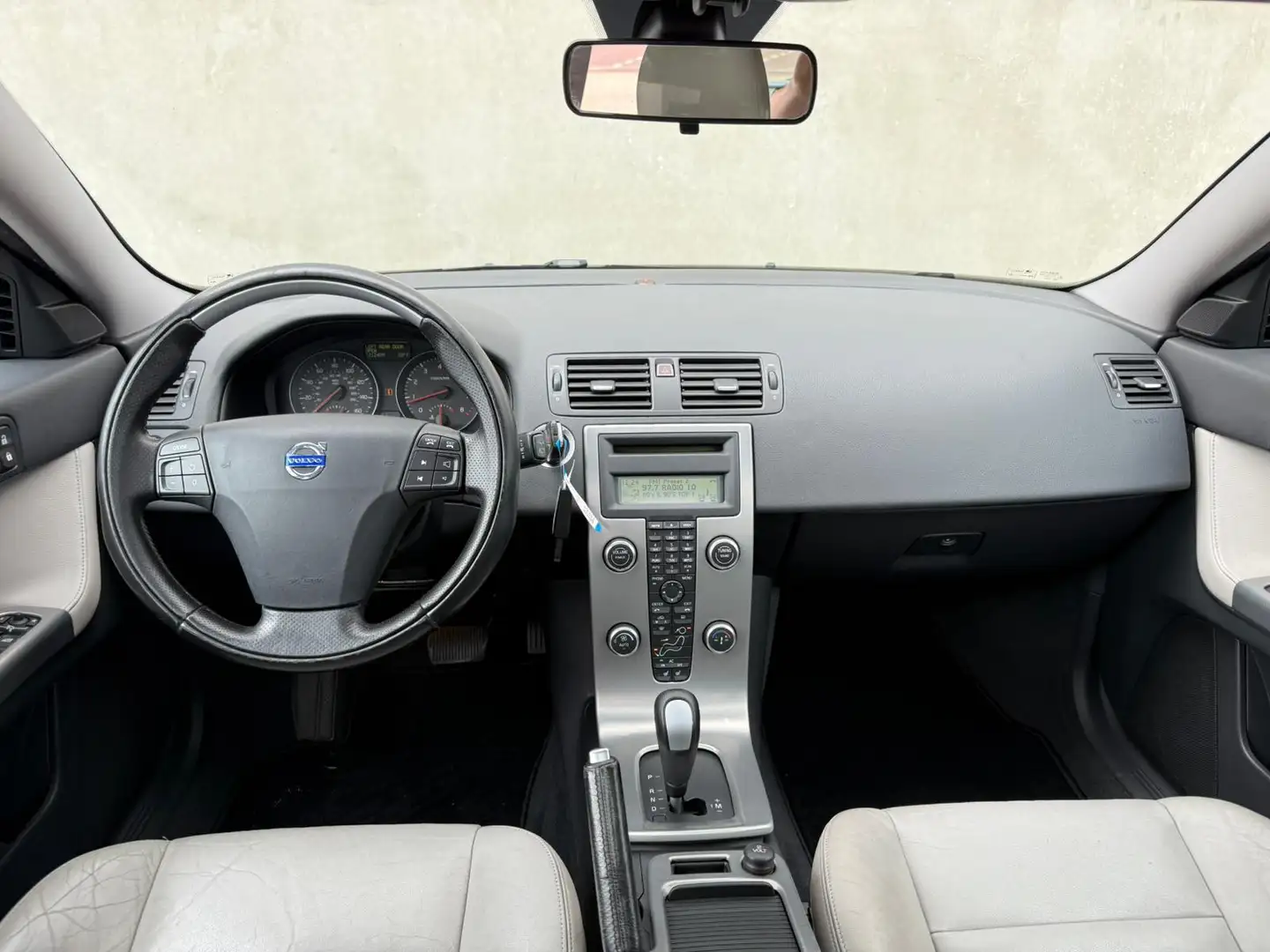 Volvo V50 2.4i Momentum, automaat, leer, xenon Blauw - 2