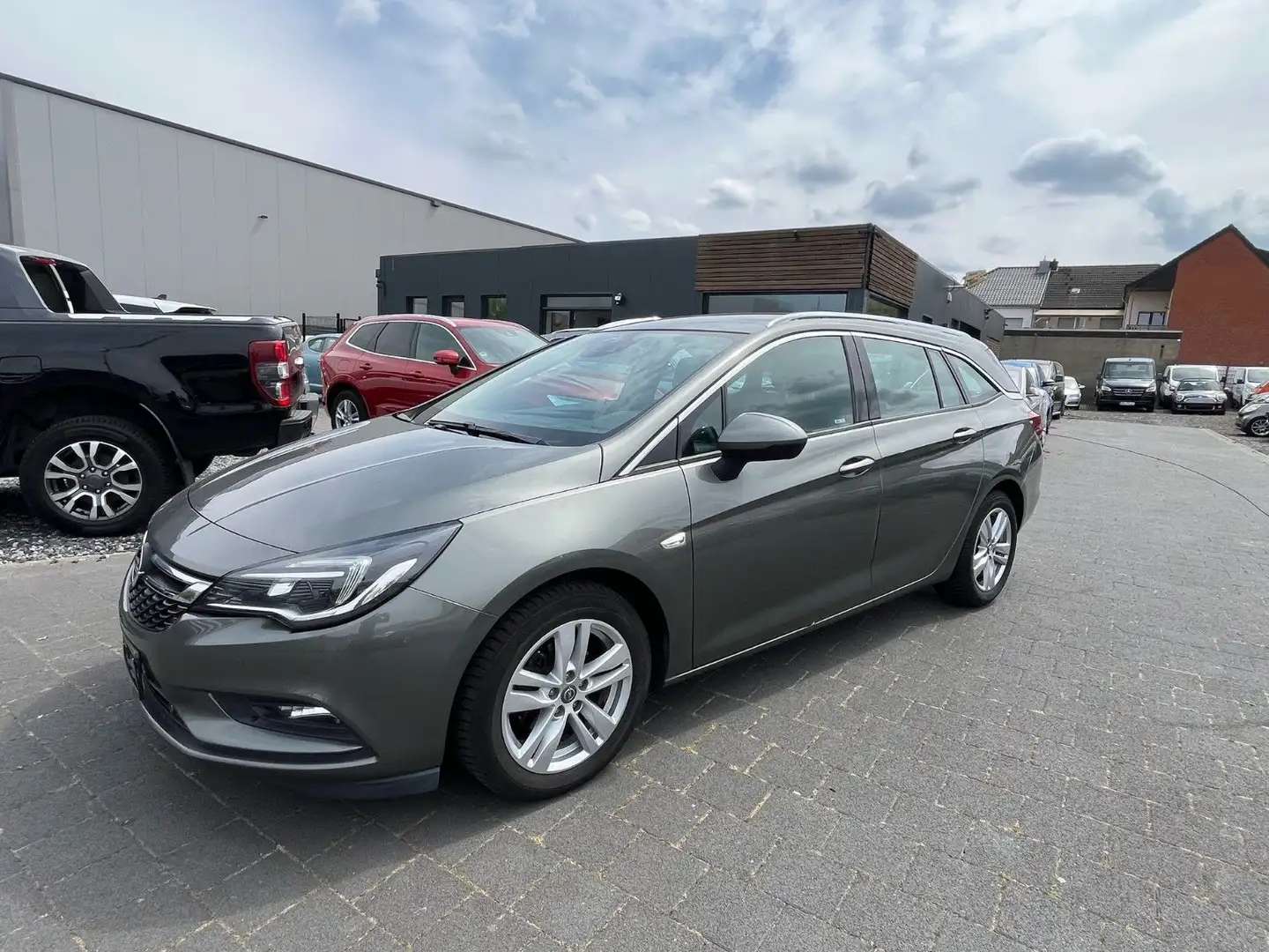 Opel Astra K Sports Tourer Active Grün - 1