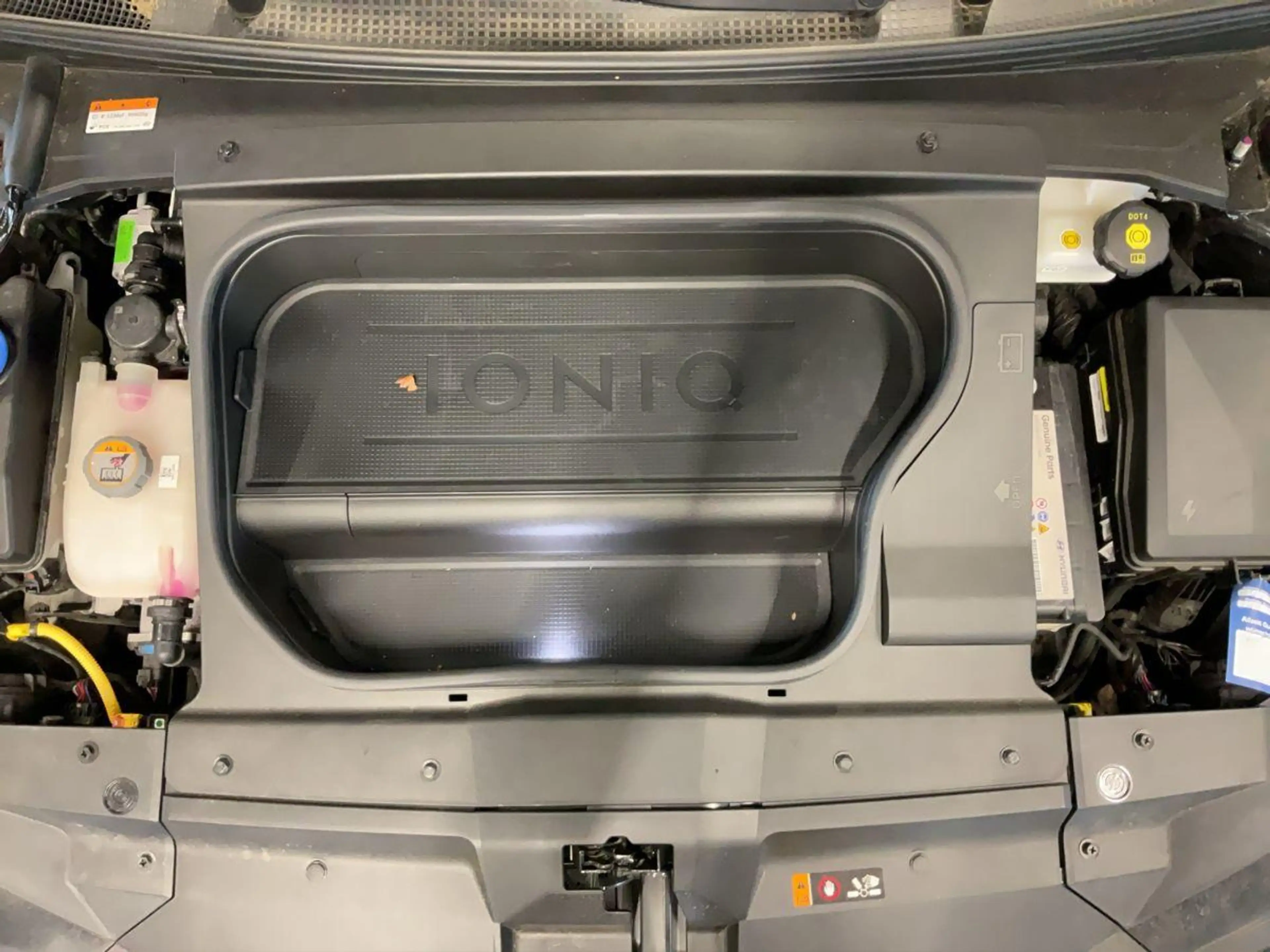 Hyundai IONIQ 6 'UNIQ' (325 PS) 84 kWh Allradantrieb — photo 10