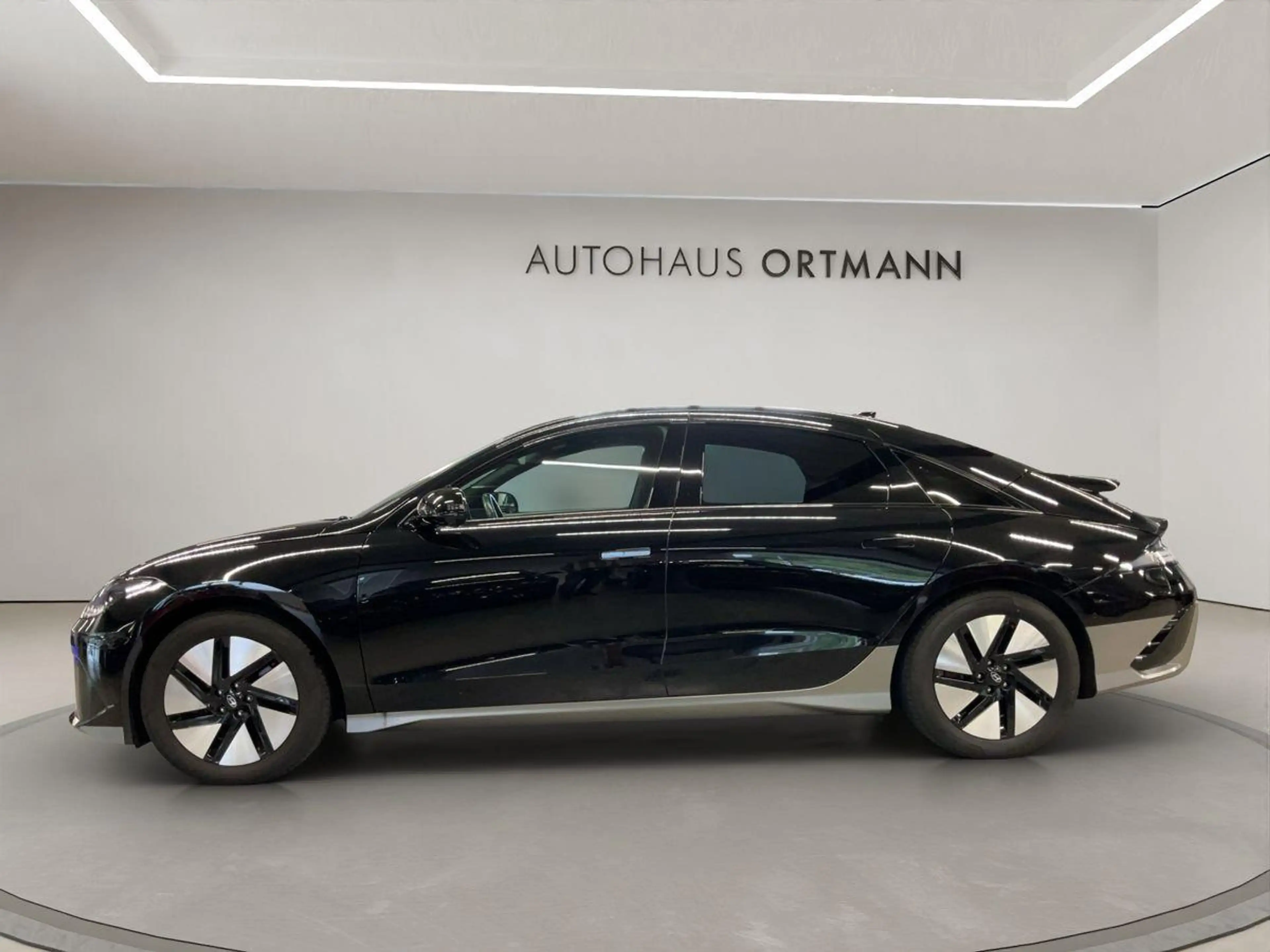 Hyundai IONIQ 6 'UNIQ' (325 PS) 84 kWh Allradantrieb — photo 4