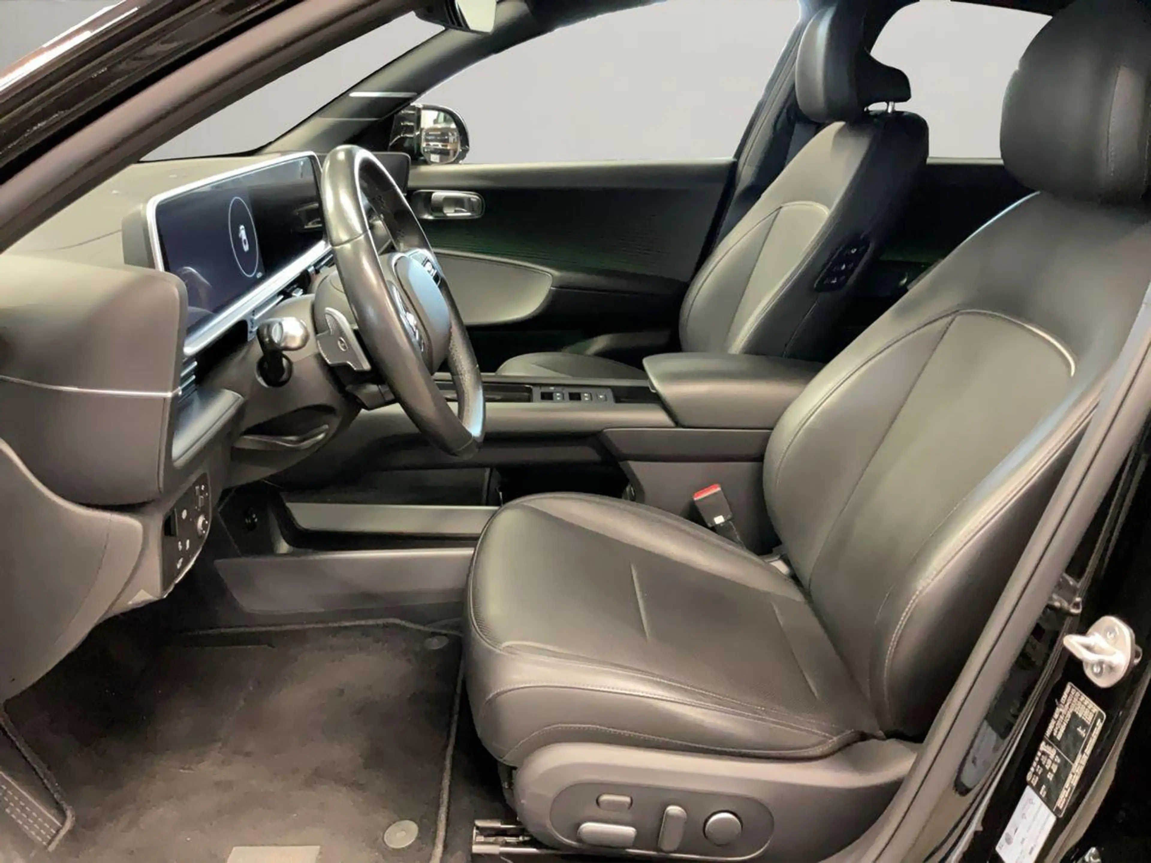 Hyundai IONIQ 6 'UNIQ' (325 PS) 84 kWh Allradantrieb — photo 11