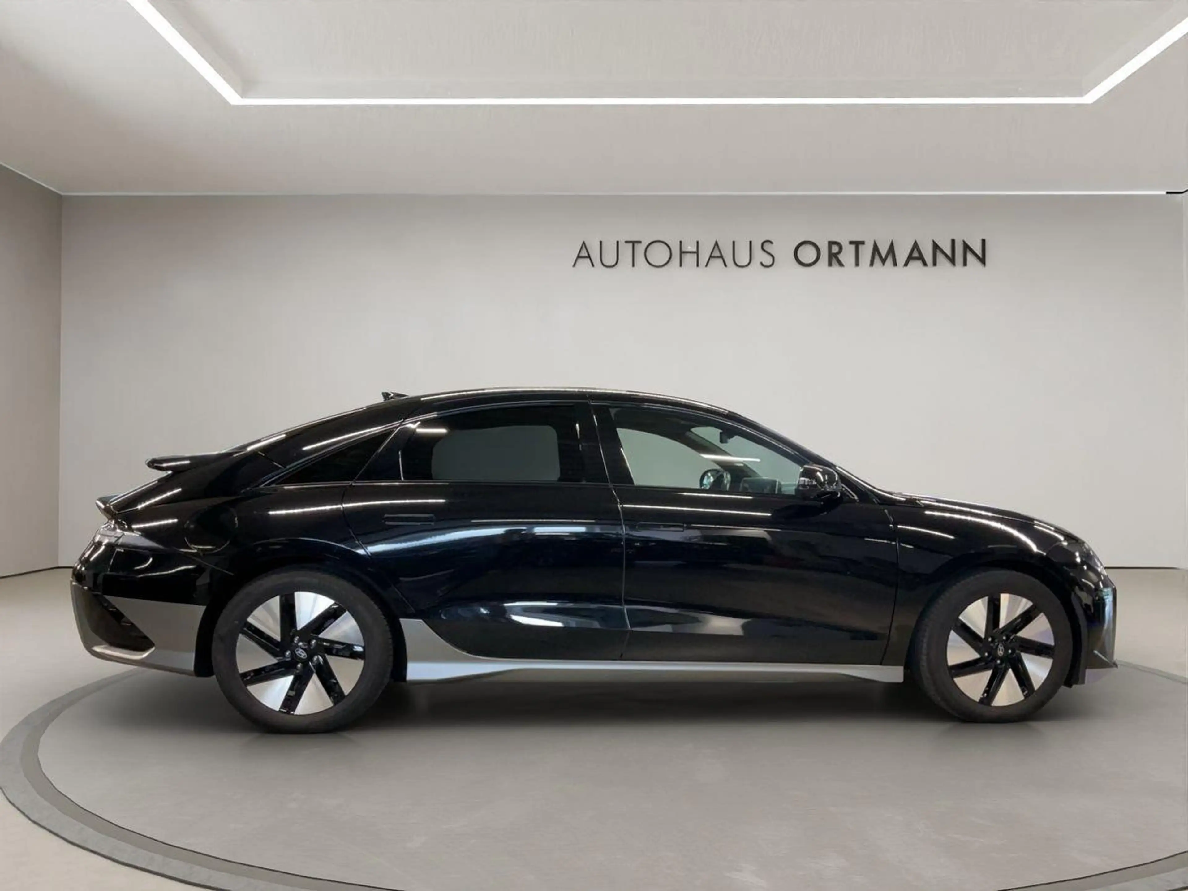 Hyundai IONIQ 6 'UNIQ' (325 PS) 84 kWh Allradantrieb — photo 8