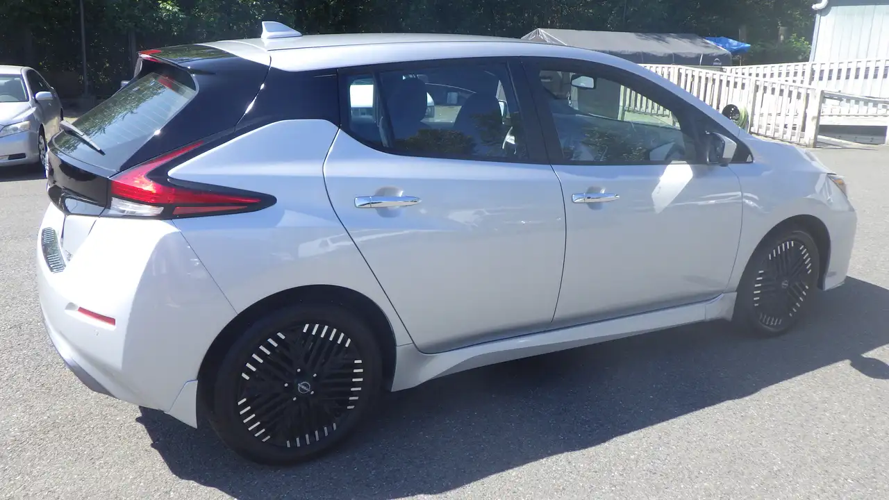 Nissan Leaf снимка Nissan Leaf