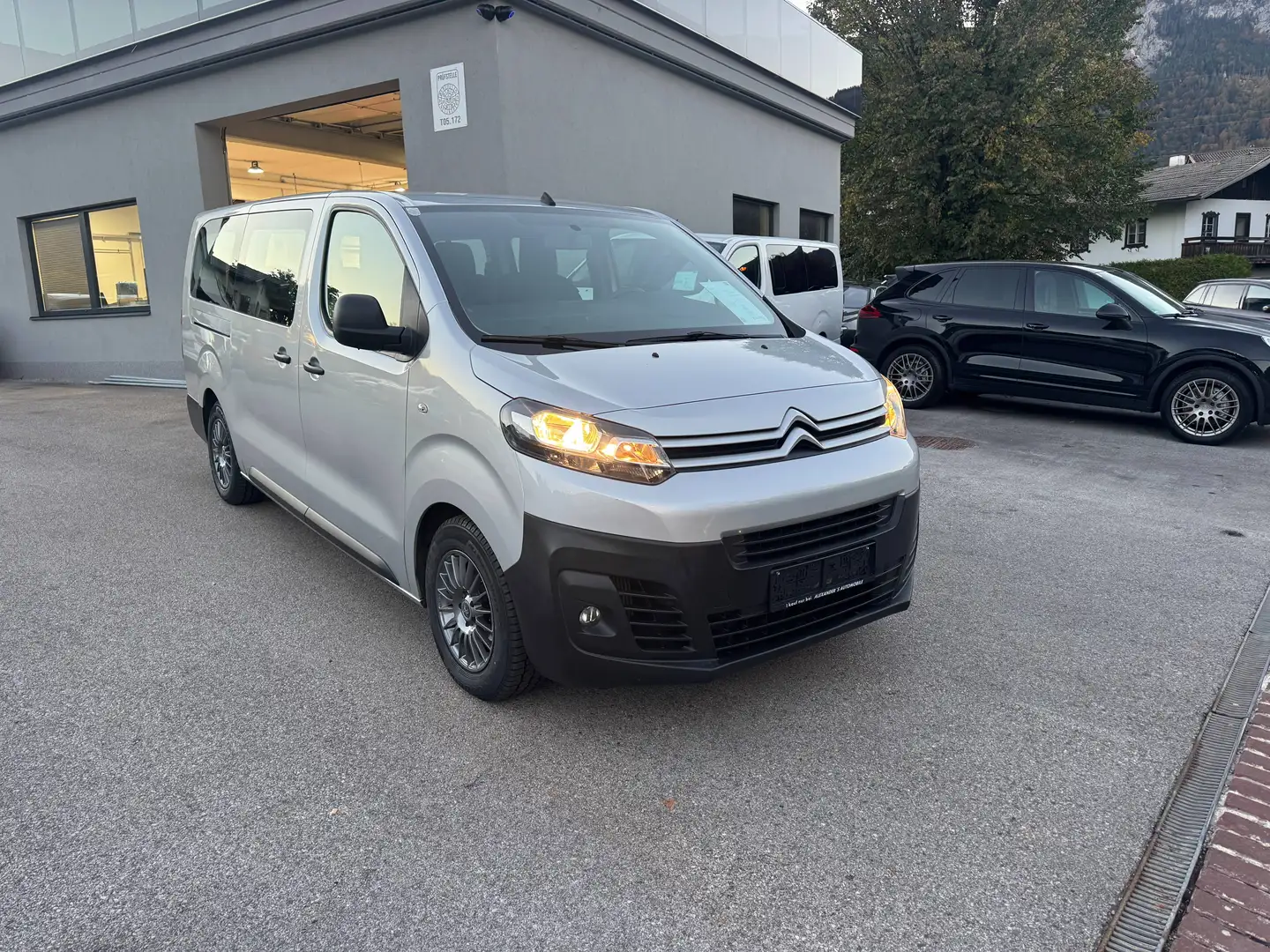 Citroen Jumpy 9 Sitzer Bus Grau - 1