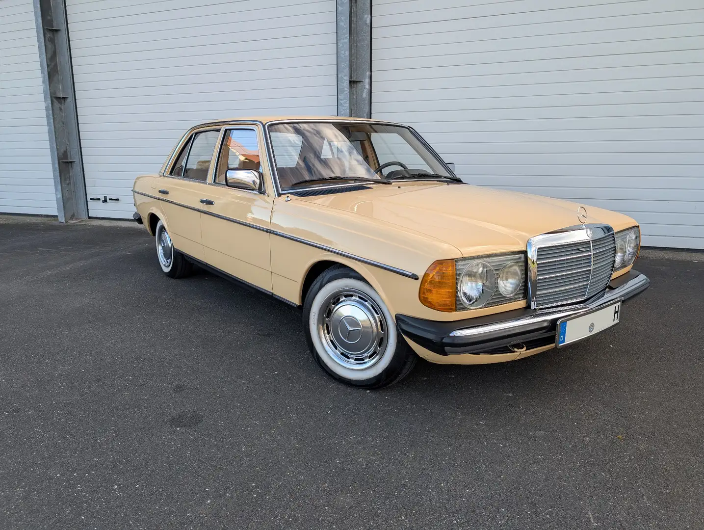 Mercedes-Benz Baureihe 123 200 D - 2