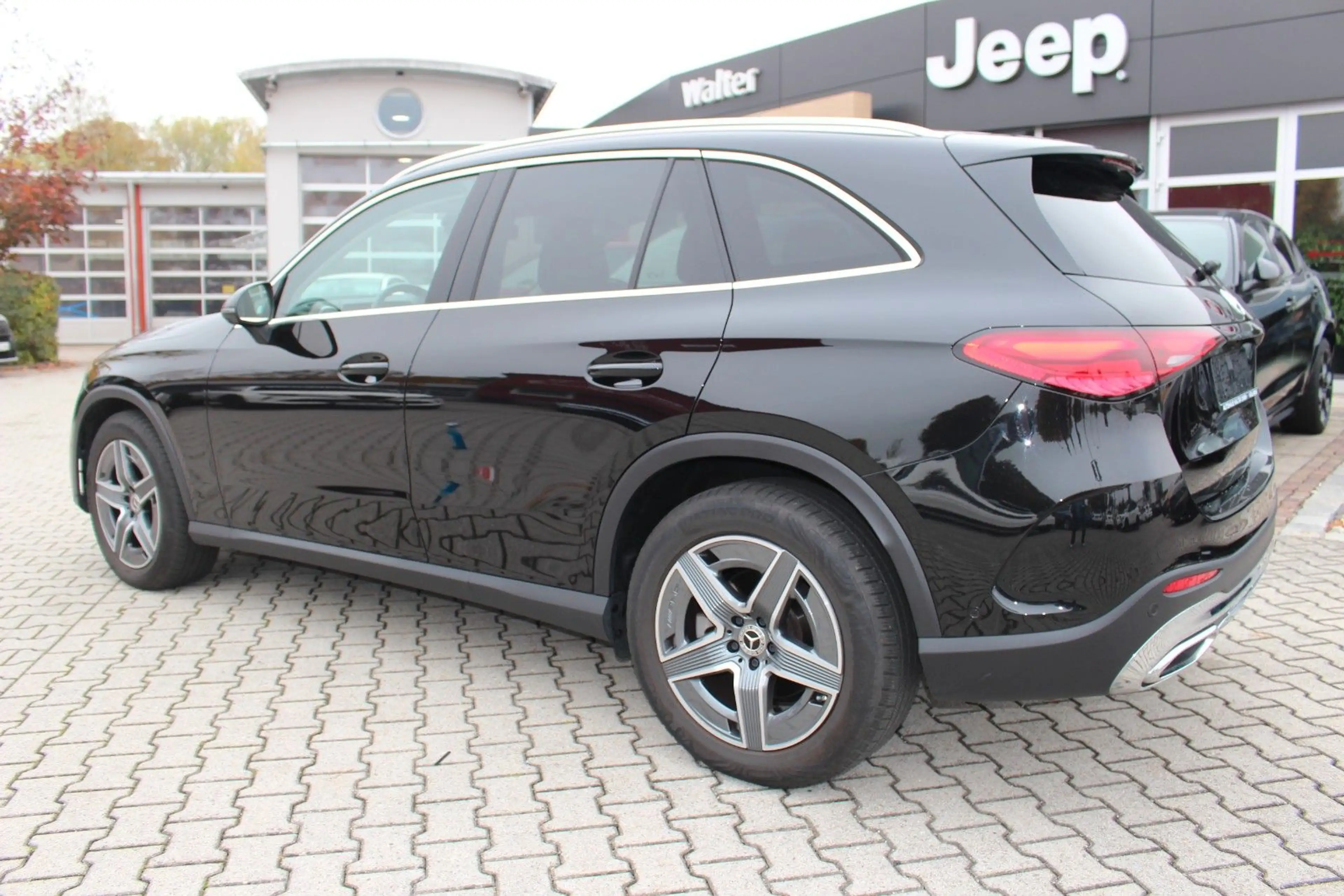 Mercedes-Benz GLC 200 d 4Matic Edition AMG Line 360°KAMERA — photo 9
