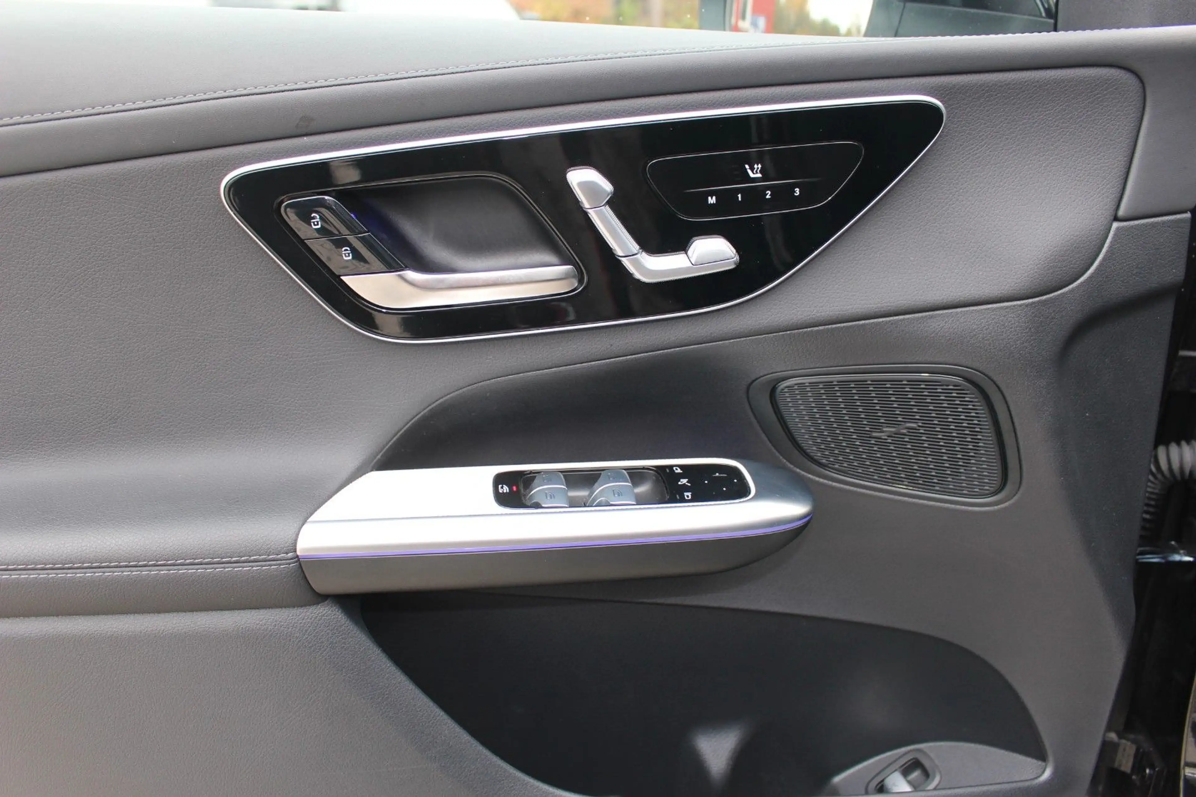 Mercedes-Benz GLC 200 d 4Matic Edition AMG Line 360°KAMERA — photo 11
