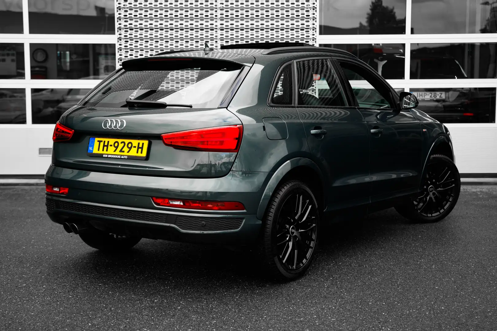 Audi Q3 1.4 TFSI CoD Sport Advance Sport Groen - 2