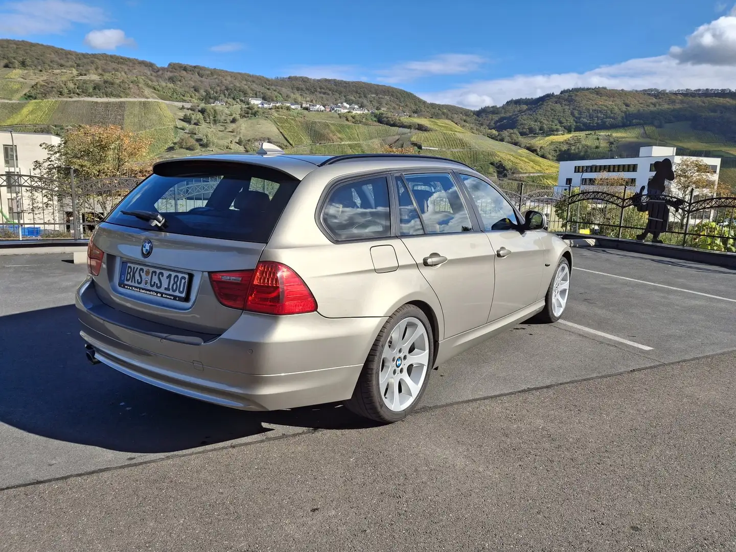 BMW 320 320d DPF Touring Aut. Edition Fleet Exclusive Braun - 2