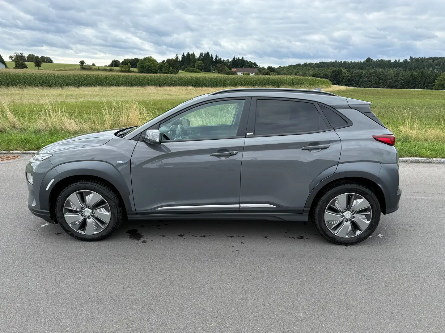 Hyundai KONA Kona Elektro 39kWh Wärmepumpe, Navi, Kamera,... Grau - 2