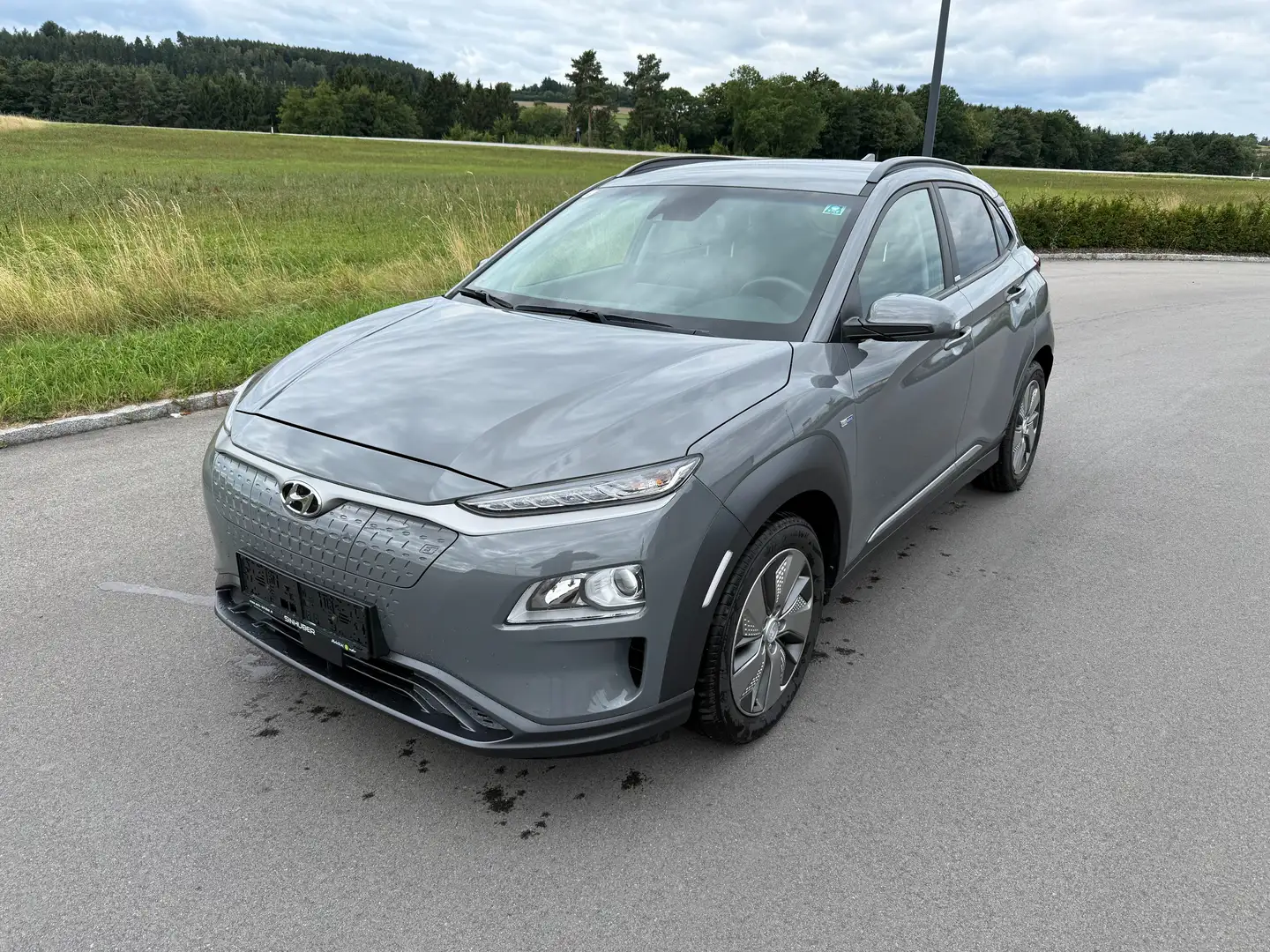 Hyundai KONA Kona Elektro 39kWh Wärmepumpe, Navi, Kamera,... Grau - 1