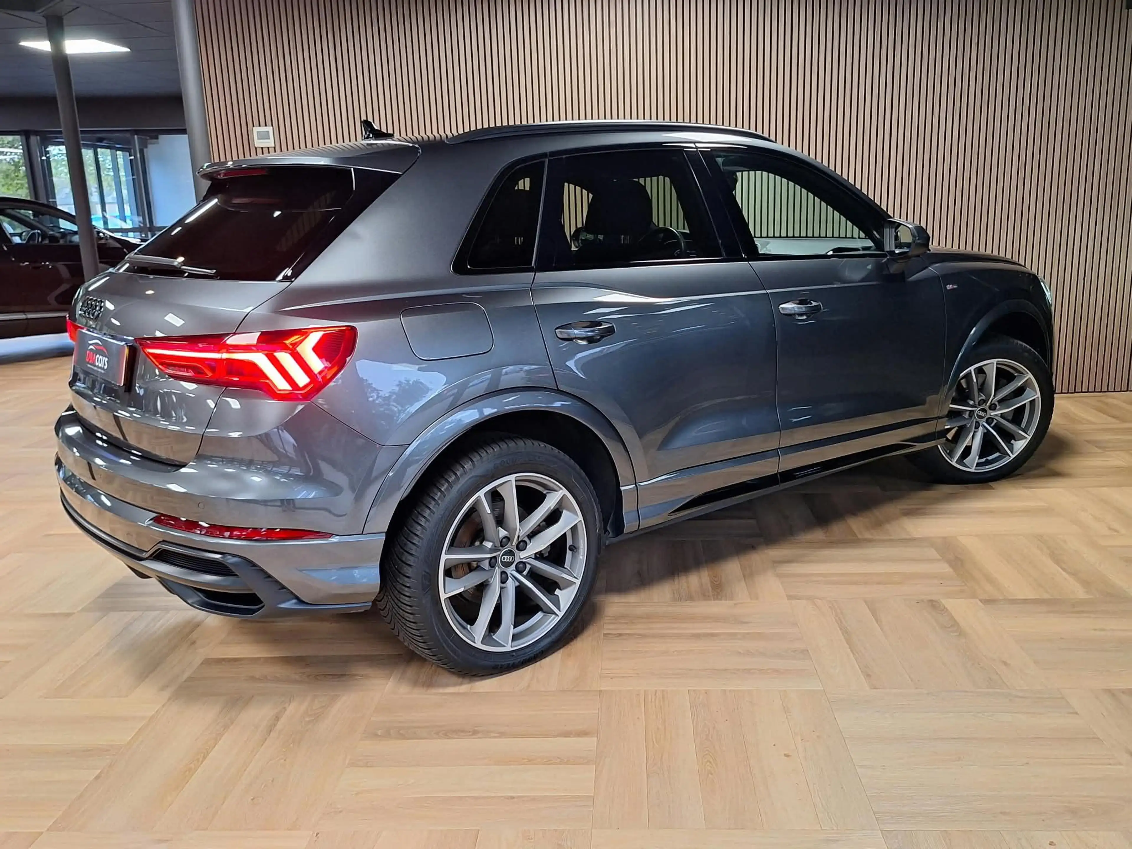 Audi Q3 45 TFSI e S edition PHEV NAP/Pano/Trekh/Ambient — photo 7