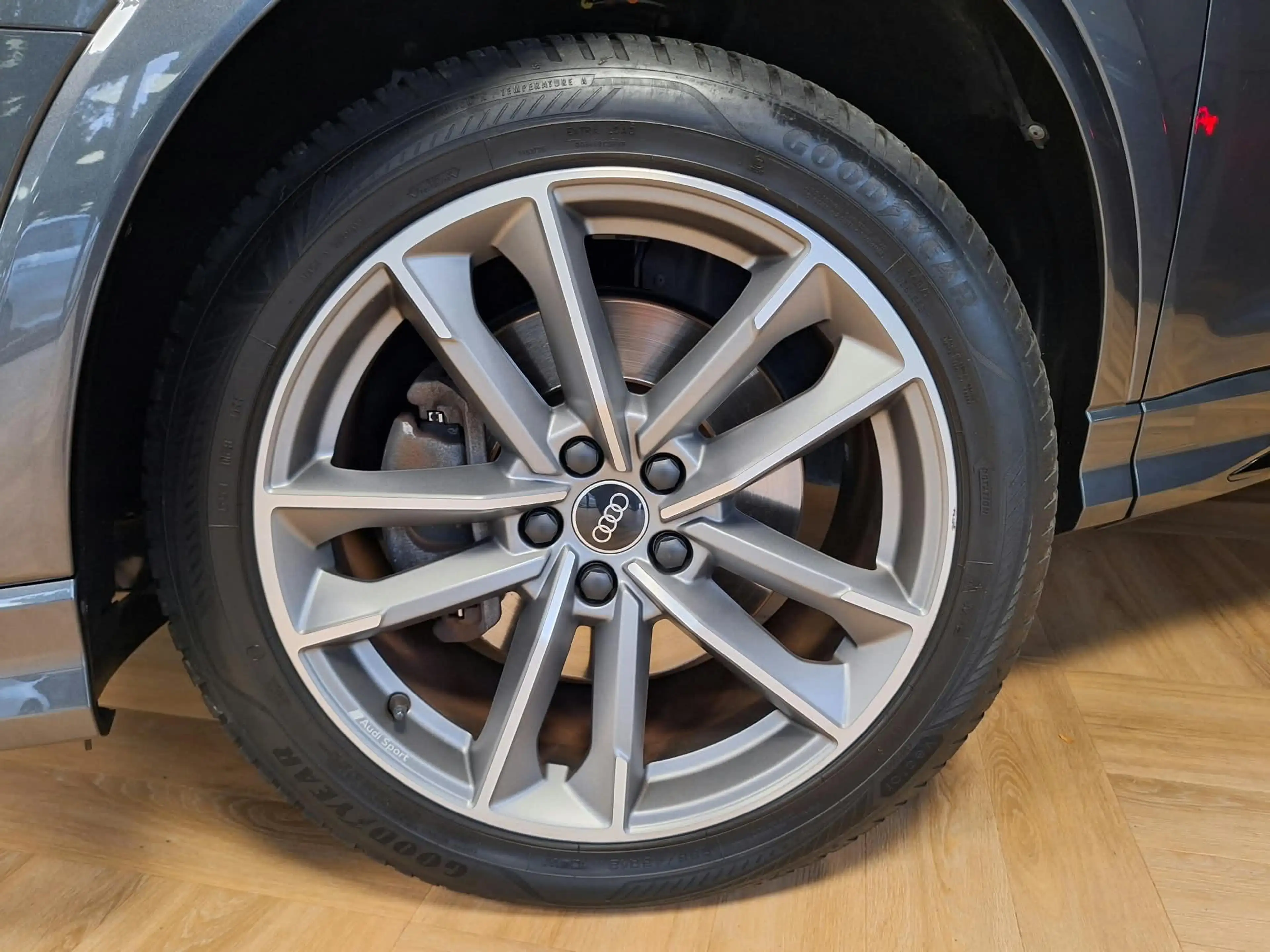 Audi Q3 45 TFSI e S edition PHEV NAP/Pano/Trekh/Ambient — photo 18