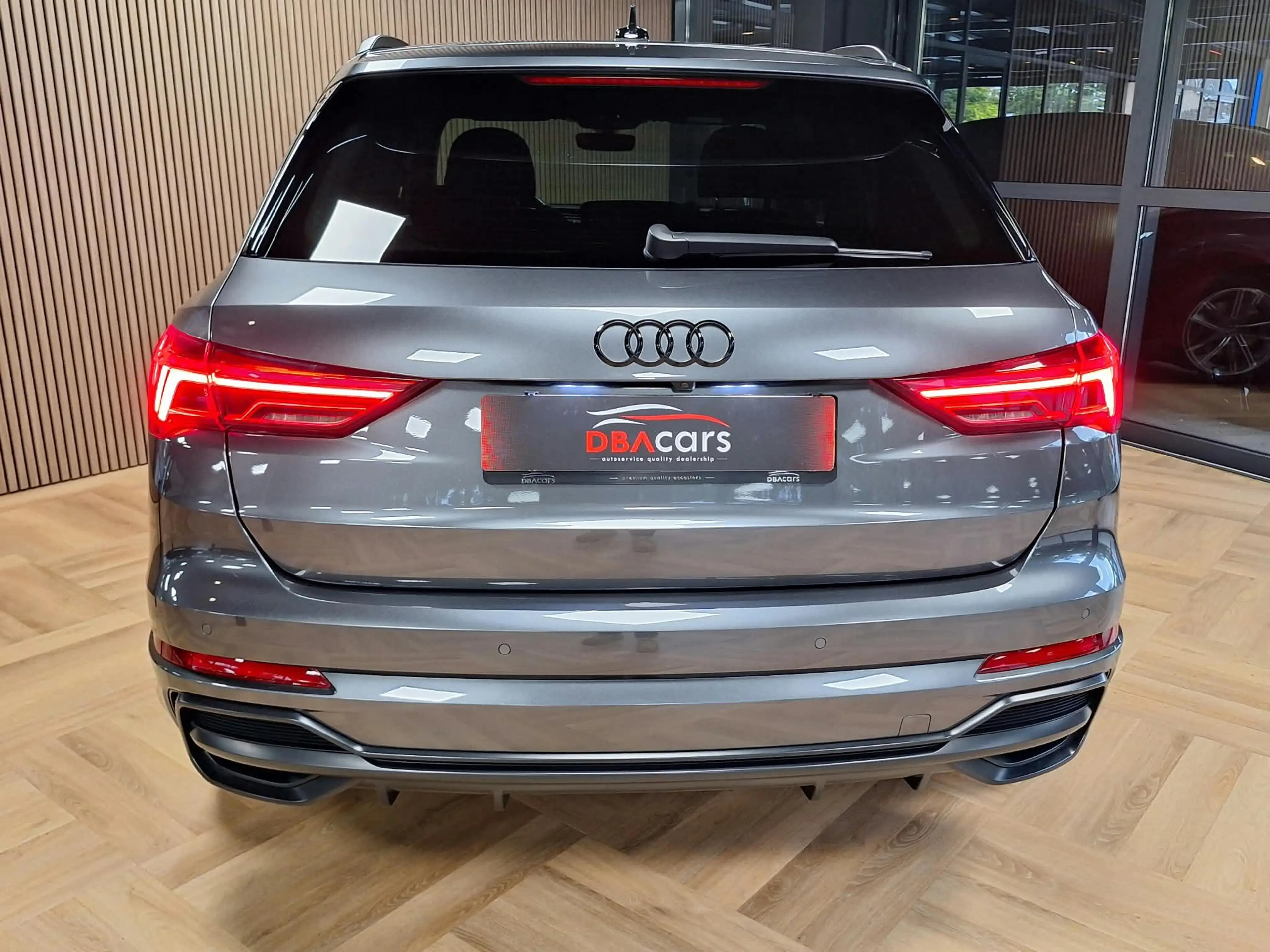 Audi Q3 45 TFSI e S edition PHEV NAP/Pano/Trekh/Ambient — photo 9