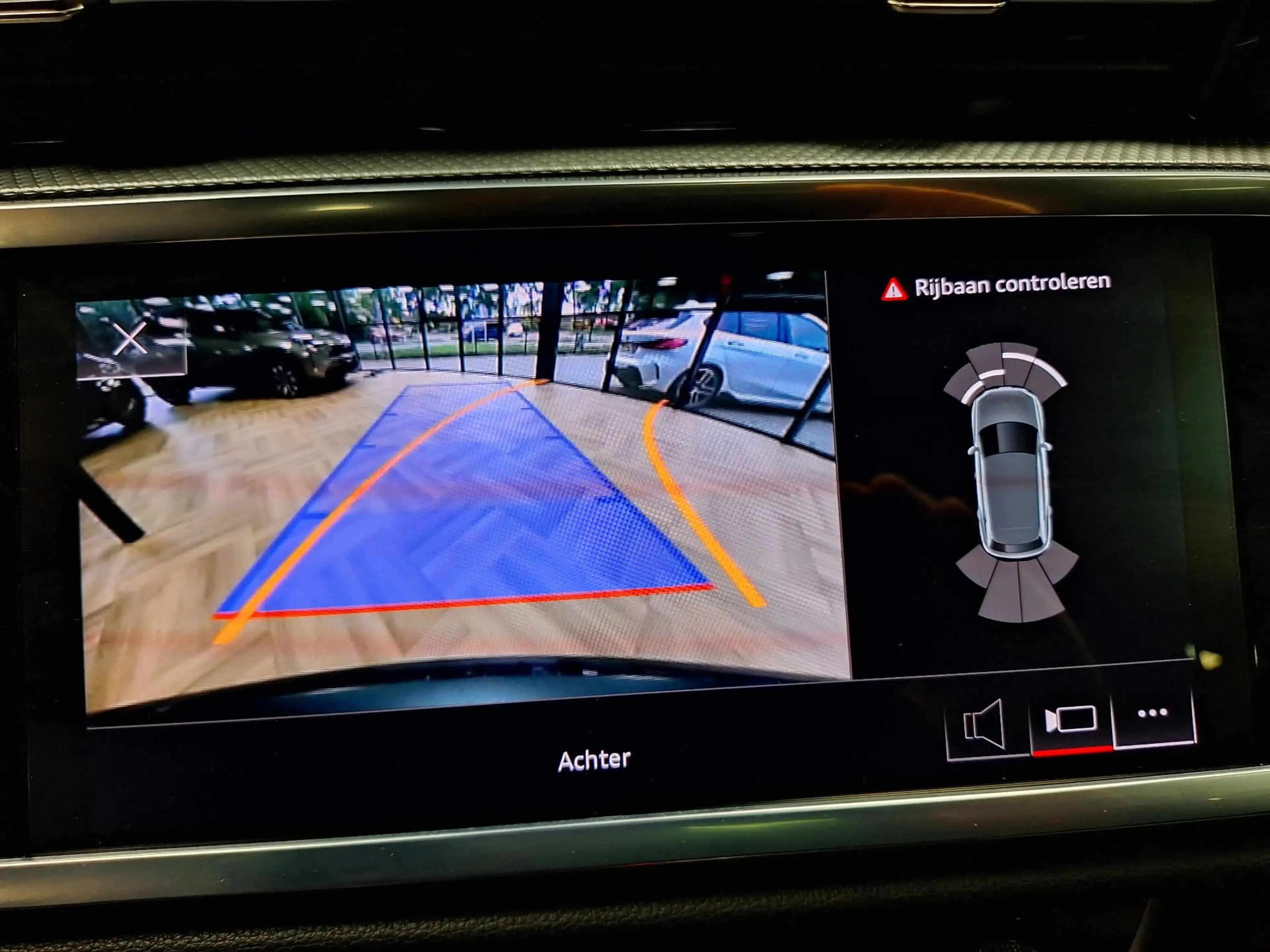 Audi Q3 45 TFSI e S edition PHEV NAP/Pano/Trekh/Ambient — photo 34