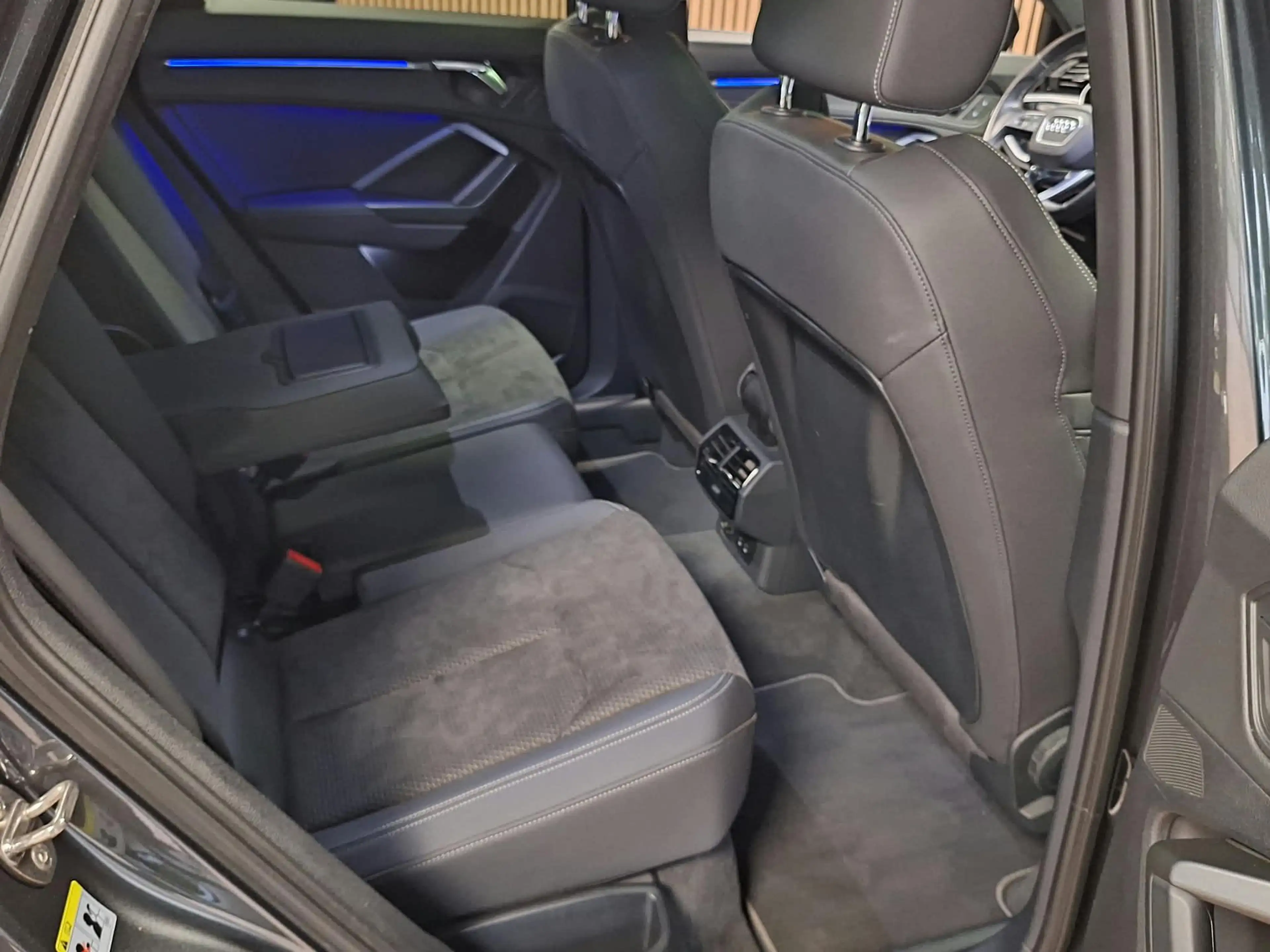 Audi Q3 45 TFSI e S edition PHEV NAP/Pano/Trekh/Ambient — photo 22