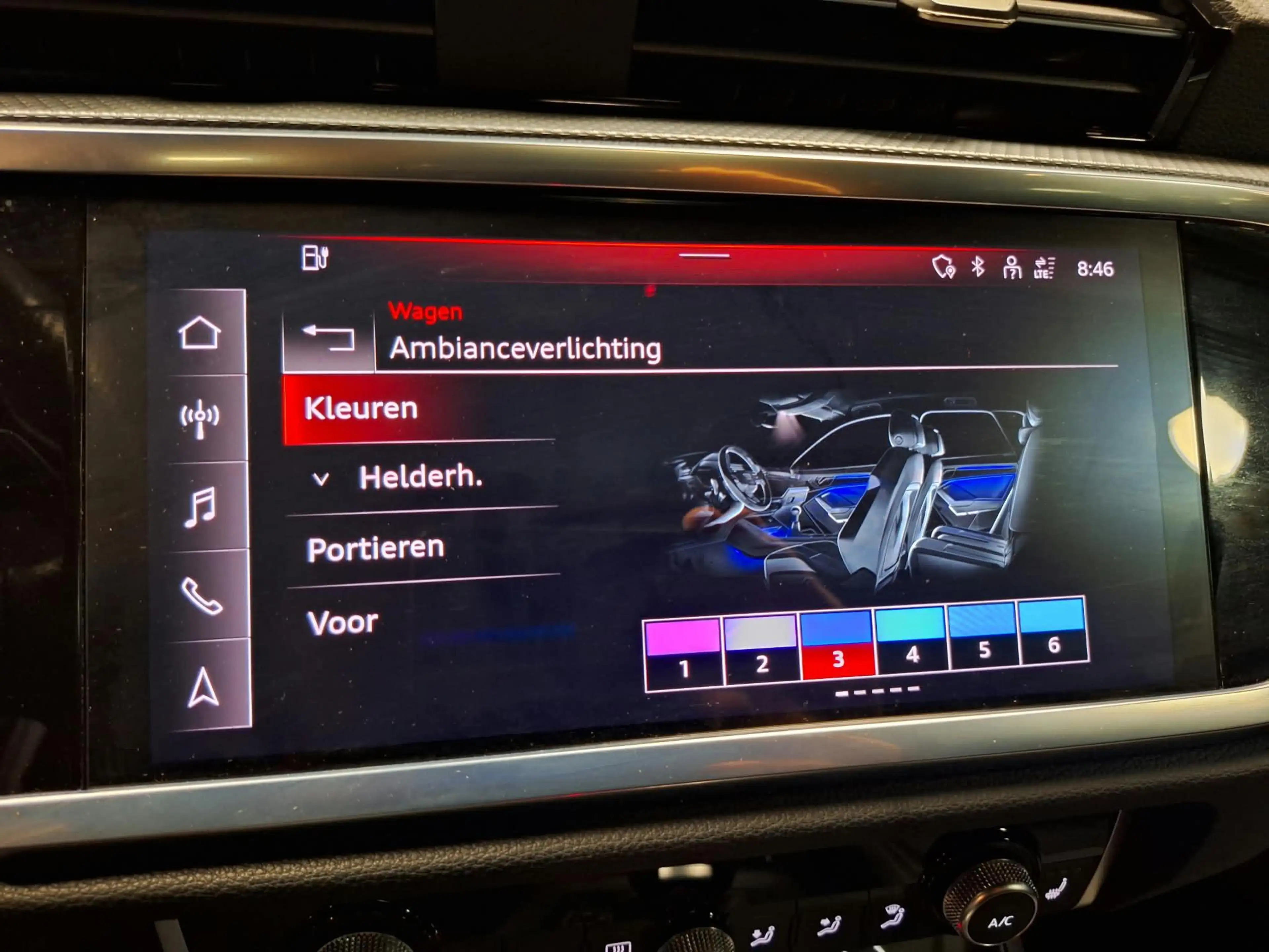 Audi Q3 45 TFSI e S edition PHEV NAP/Pano/Trekh/Ambient — photo 36