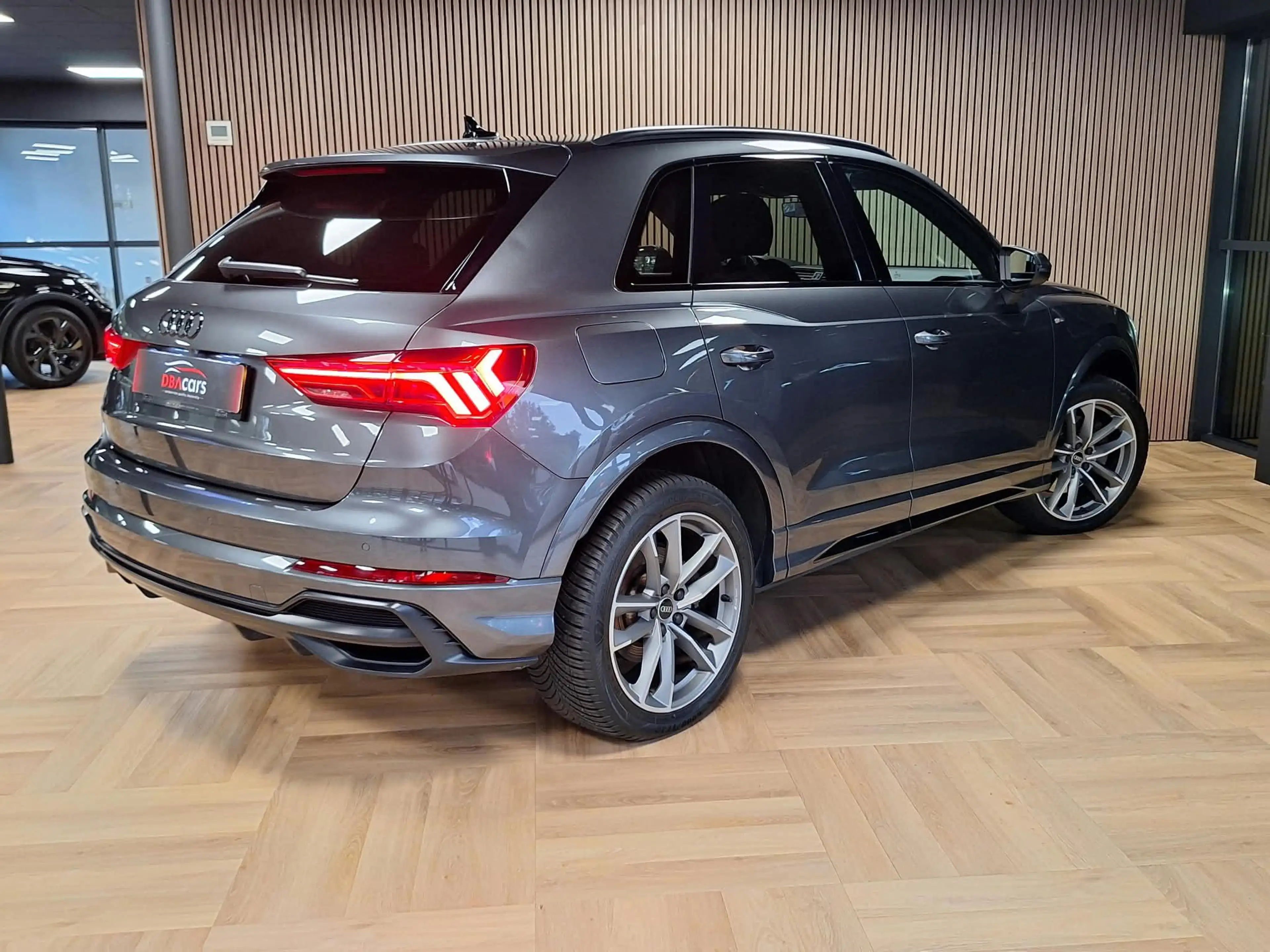 Audi Q3 45 TFSI e S edition PHEV NAP/Pano/Trekh/Ambient — photo 15