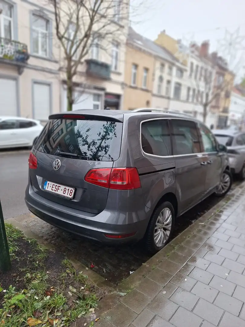 Volkswagen Sharan 2.0 CR TDi Highline BMT DSG Grijs - 2