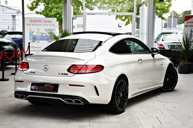 Mercedes-Benz C 63 Amg view 3