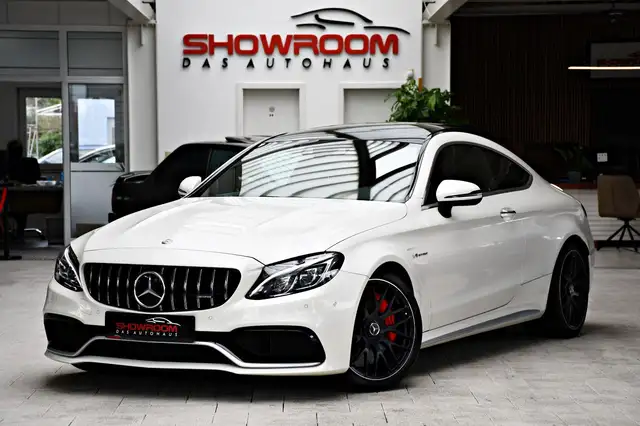 Mercedes-Benz C 63 Amg view 2