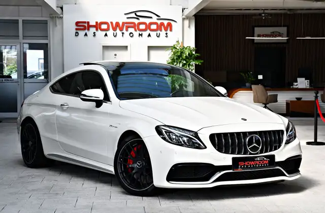Mercedes-Benz C 63 Amg view 4