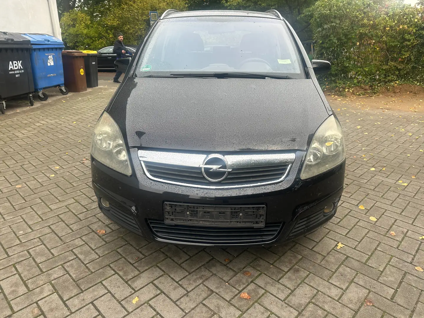 Opel Zafira Edition / Automatik / Tüv 01.2026 Schwarz - 2