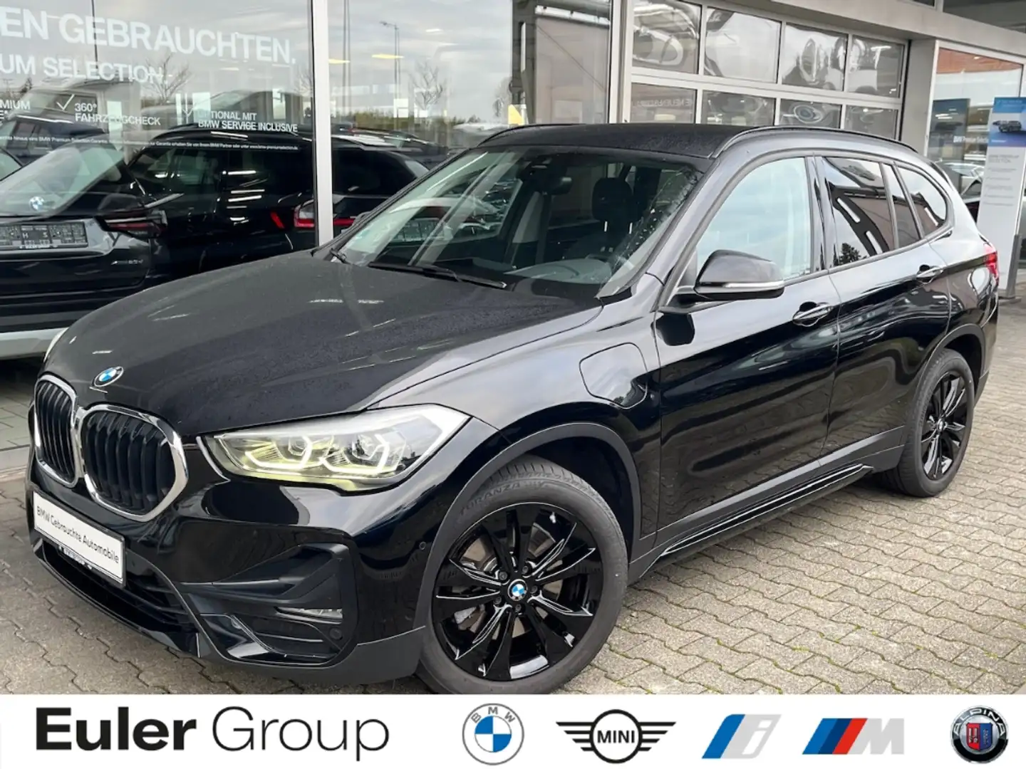 BMW X1 xDrive 25e A DA ParkAss Navi LED 2-Z-Klimaautom Hi Schwarz - 1