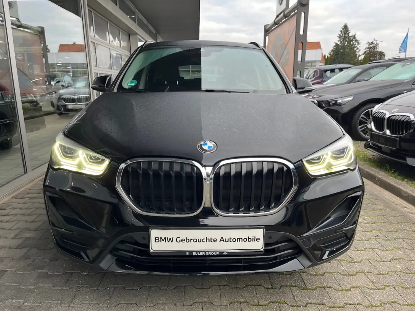 BMW X1 xDrive 25e A DA ParkAss Navi LED 2-Z-Klimaautom Hi Schwarz - 2