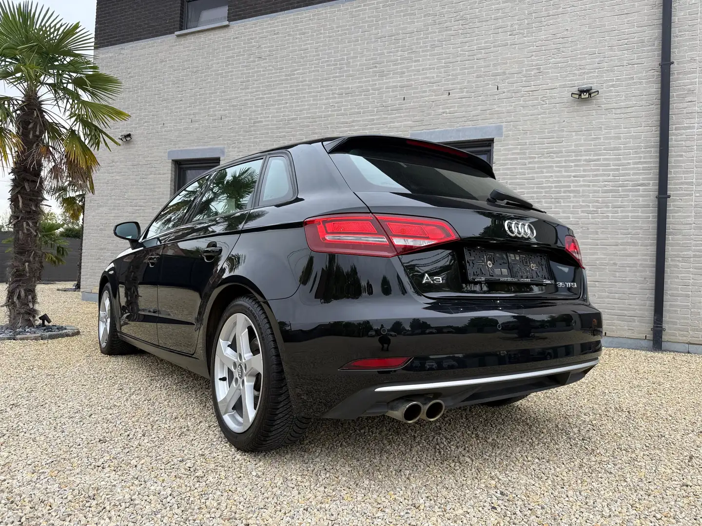 Audi A3 35 TFSI//AUTO//PACK CHROME//APPLE CARPLAY//GARANTI Schwarz - 2