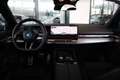BMW i5 eDrive40 M Sportpakket Pro Travel Pack / Comfort P Grijs - thumbnail 24