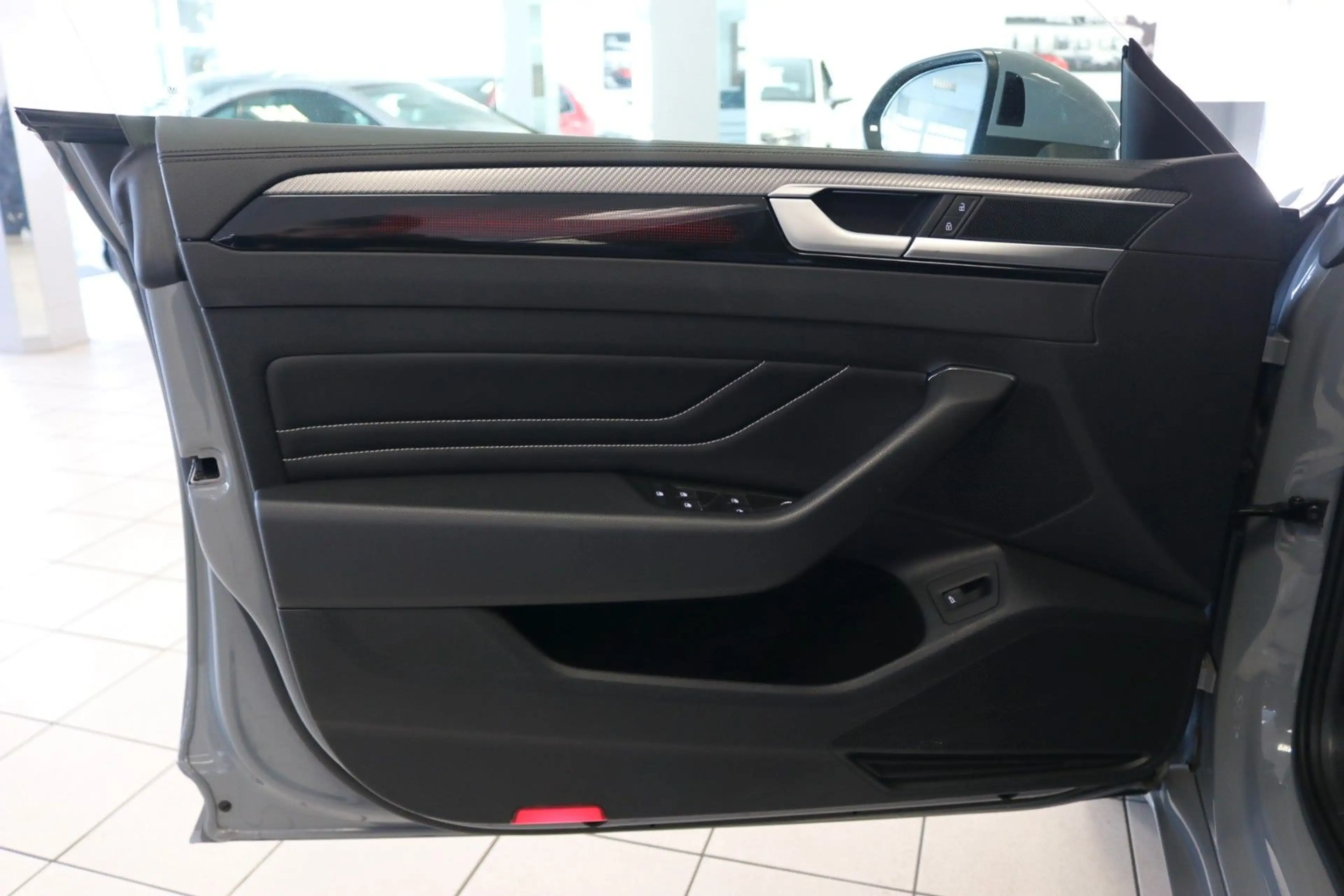 Volkswagen Arteon Shooting Brake R-Line DCC IQ.Light 360° — photo 14