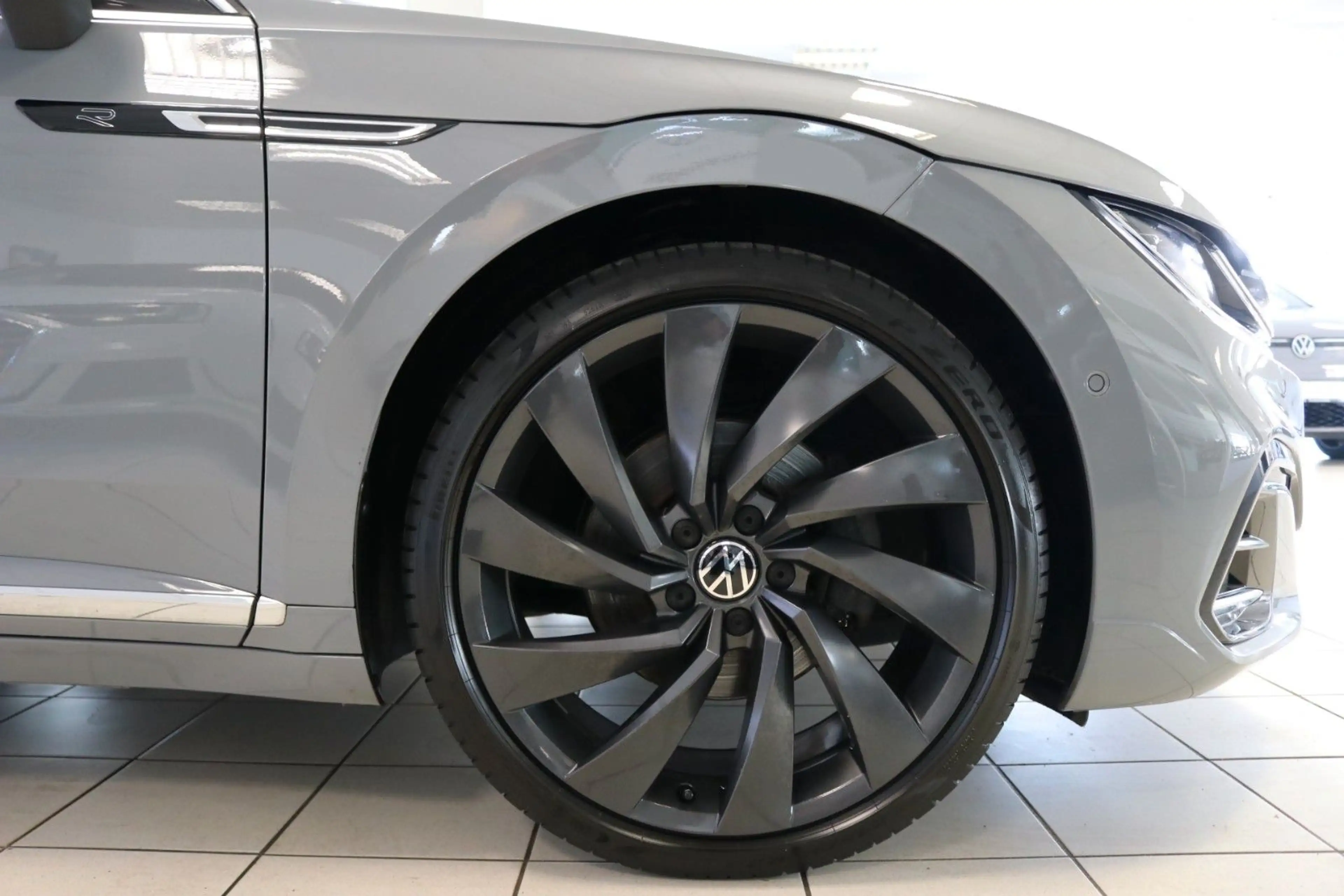 Volkswagen Arteon Shooting Brake R-Line DCC IQ.Light 360° — photo 4