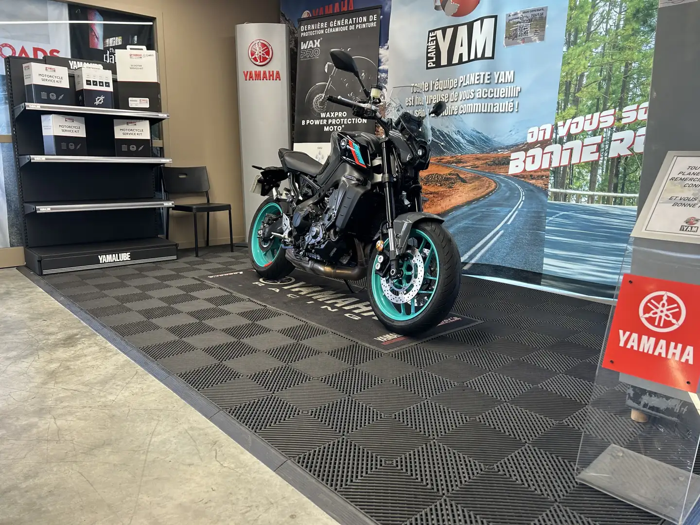 Yamaha MT-09 Gris - 2