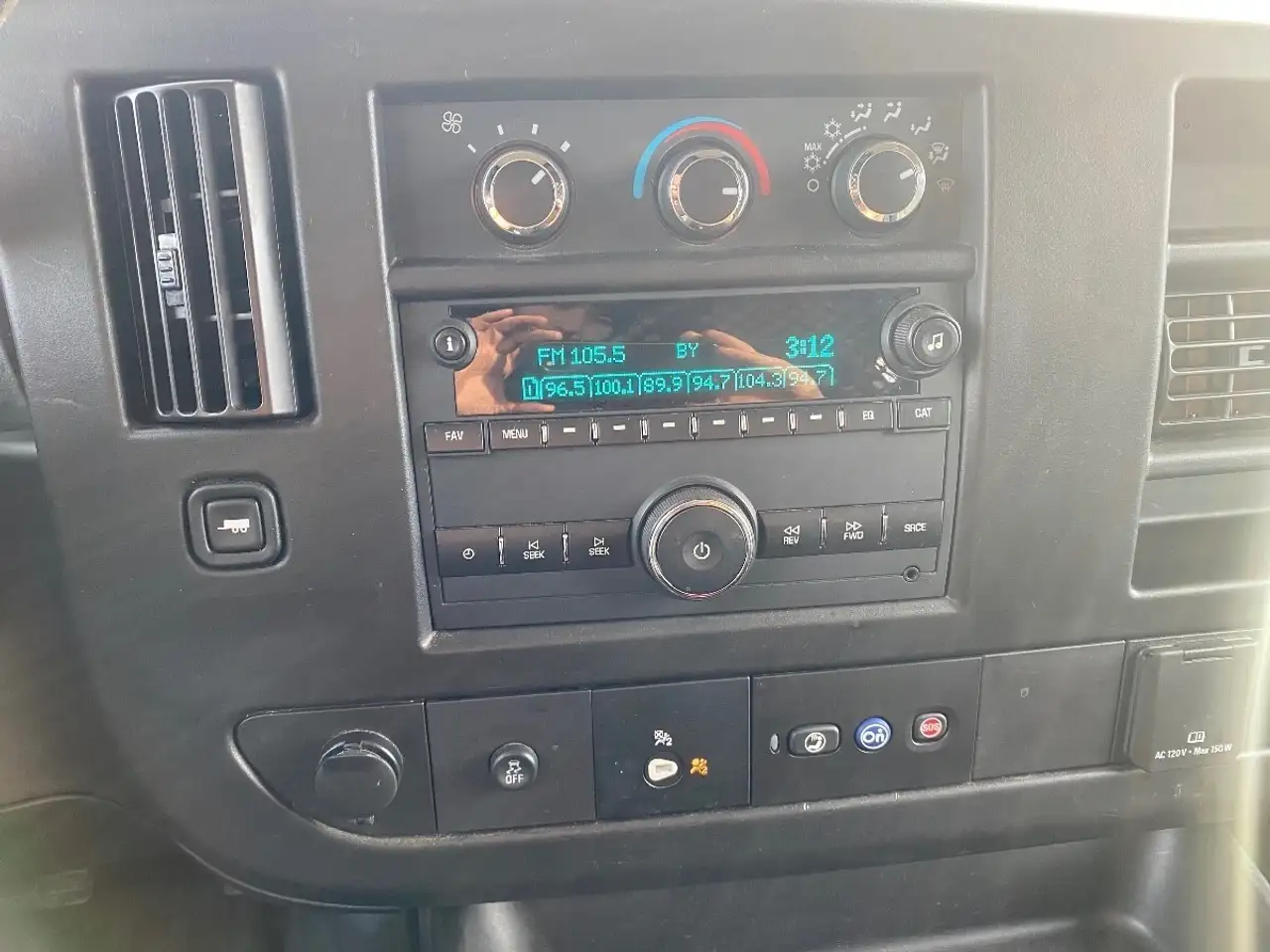 GMC Savana снимка GMC Savana
