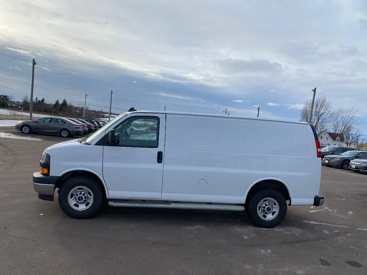 GMC Savana снимка GMC Savana