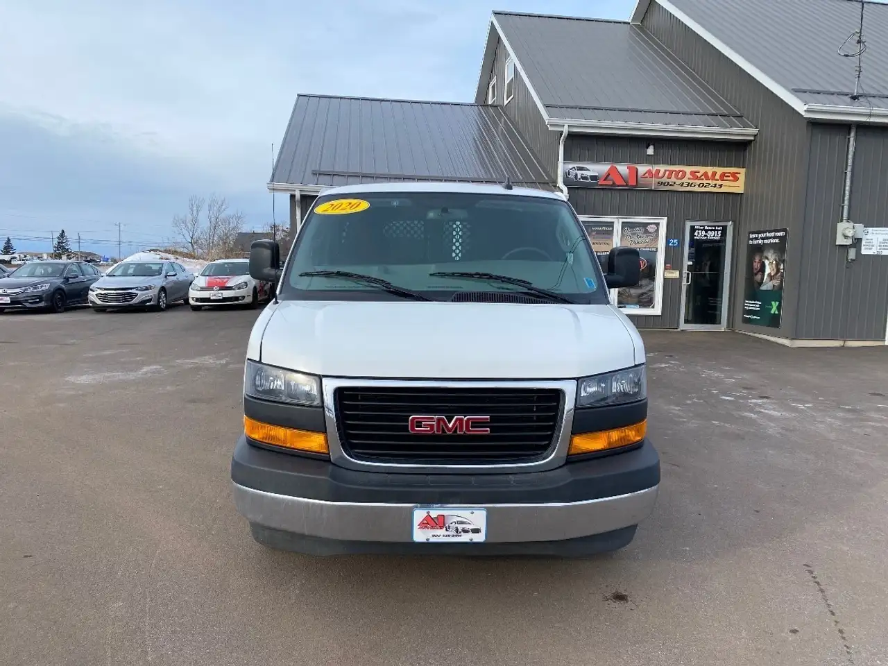 GMC Savana снимка GMC Savana