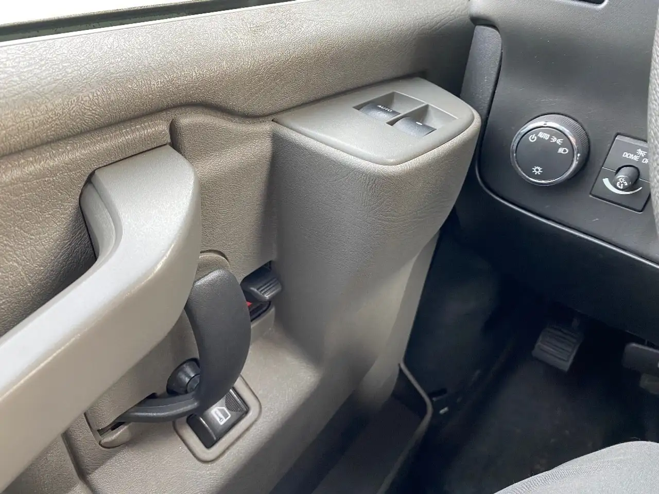 GMC Savana снимка GMC Savana