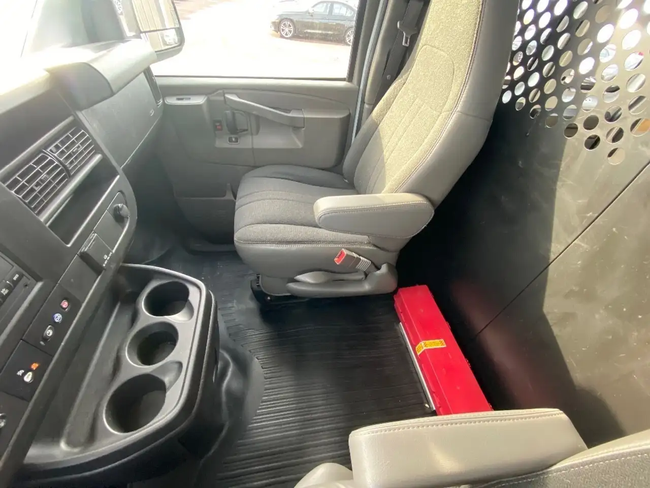 GMC Savana снимка GMC Savana