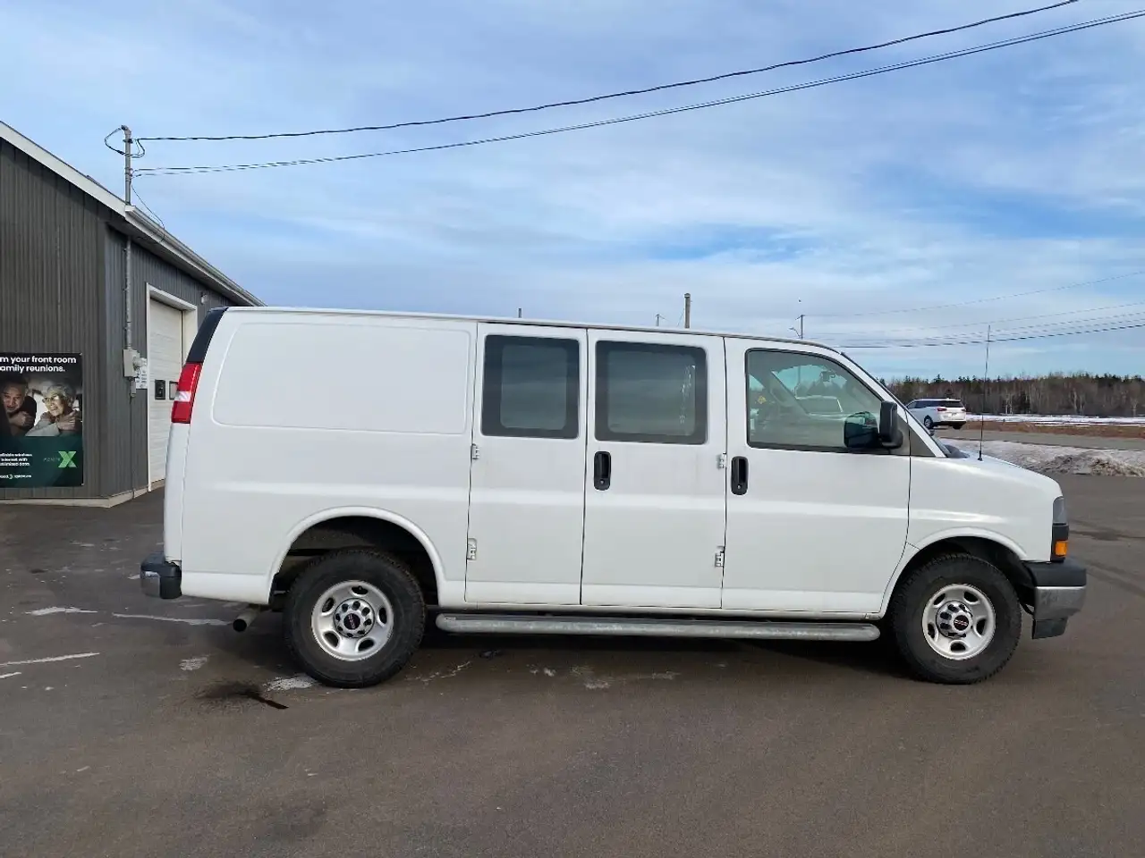 GMC Savana снимка GMC Savana
