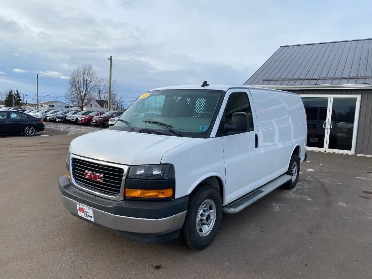 GMC Savana снимка GMC Savana
