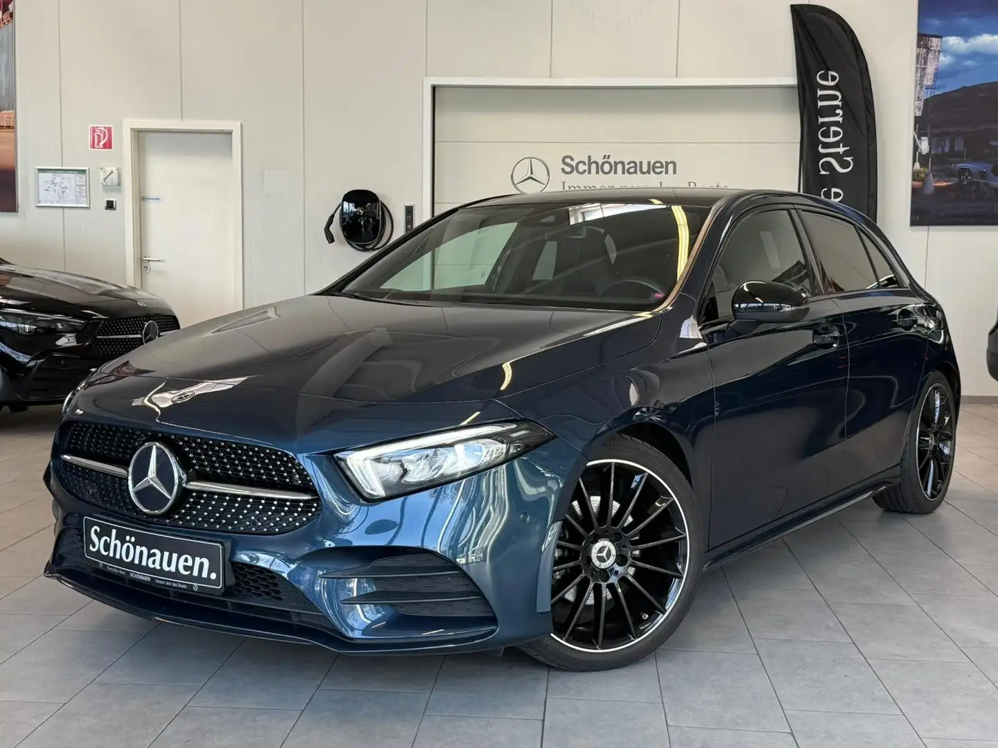 Mercedes-Benz A 200 AMG PANO+19"+LED+AMBIENTE+KAMERA+TOTWINKEL Bleu - 1